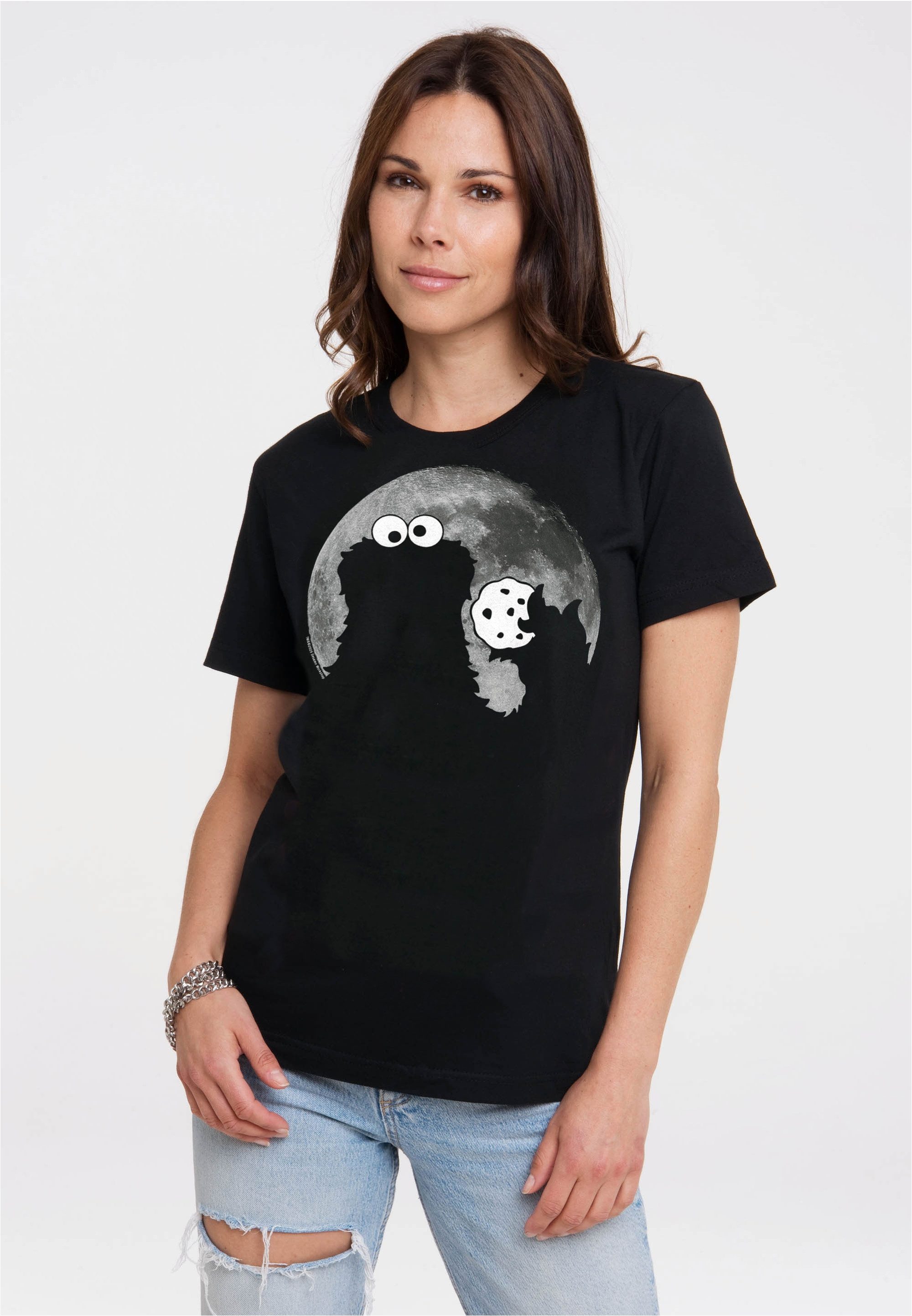 LOGOSHIRT T-Shirt Sesamstraße - Krümelmonster Mond mit coolem Print