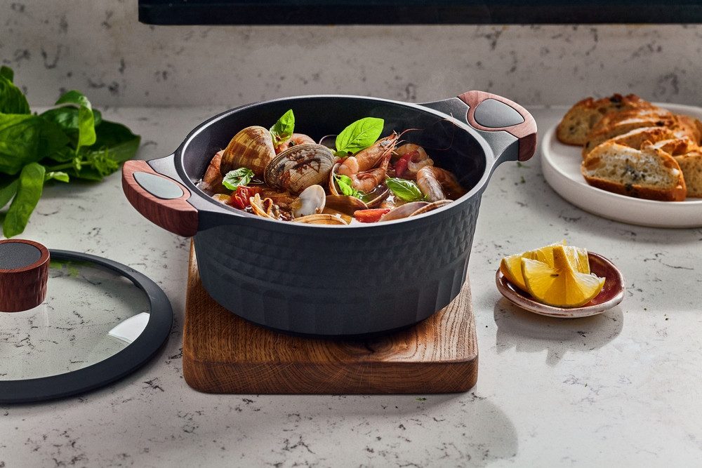 RESTO Kitchenware Topf-Set CAPELLA - Einzigartiges Design mit 3D-Effekt, antihaftbeschichtet, Aluminiumguss (Set, 5-tlg., 1x Soßentopf Ø 16 cm, 1x Kochtopf Ø 20 cm, 1x Pfanne Ø 24 cm), für alle Herdarten geeignet, auch Induktion