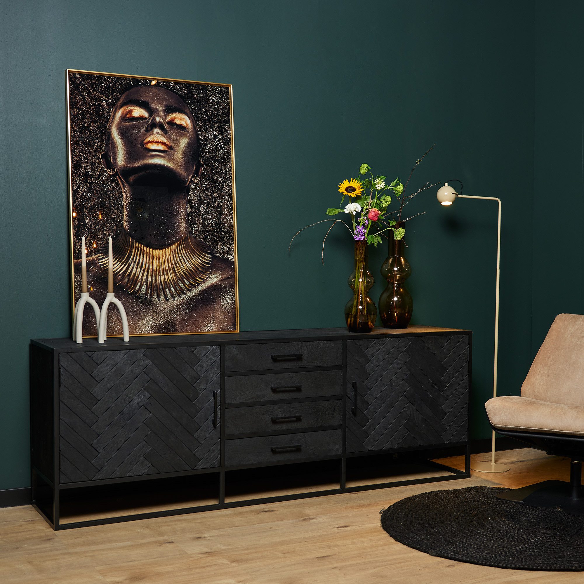 Villa Möbel Sideboard (Packung, 1 St., 1 St. Sideboard), Sandgestrahltes Mangoholz in Schwarz mit Fischgrät und viel Stauraum.