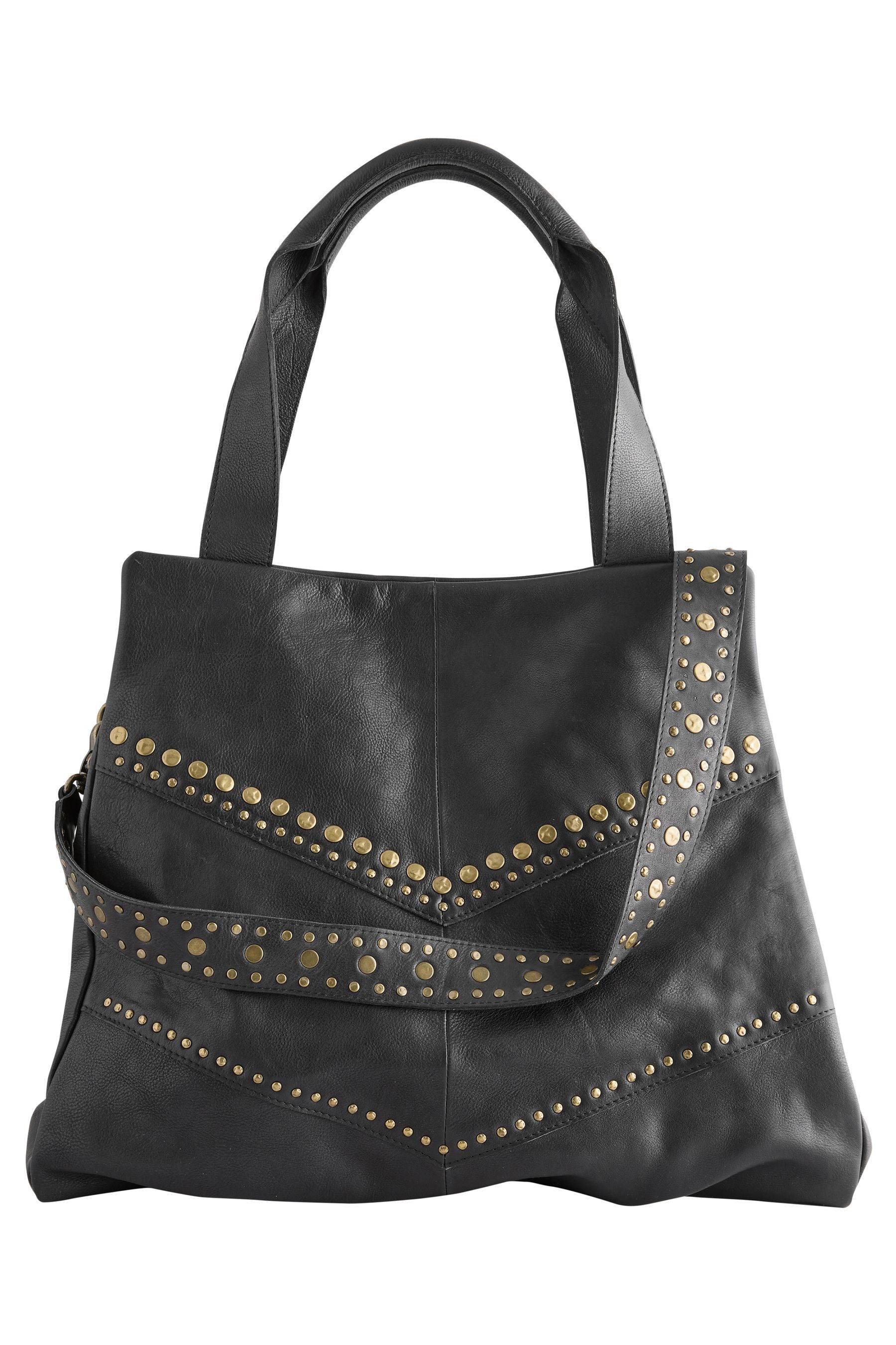 Schultertasche Schultertasche aus Leder mit Nietenverzierung