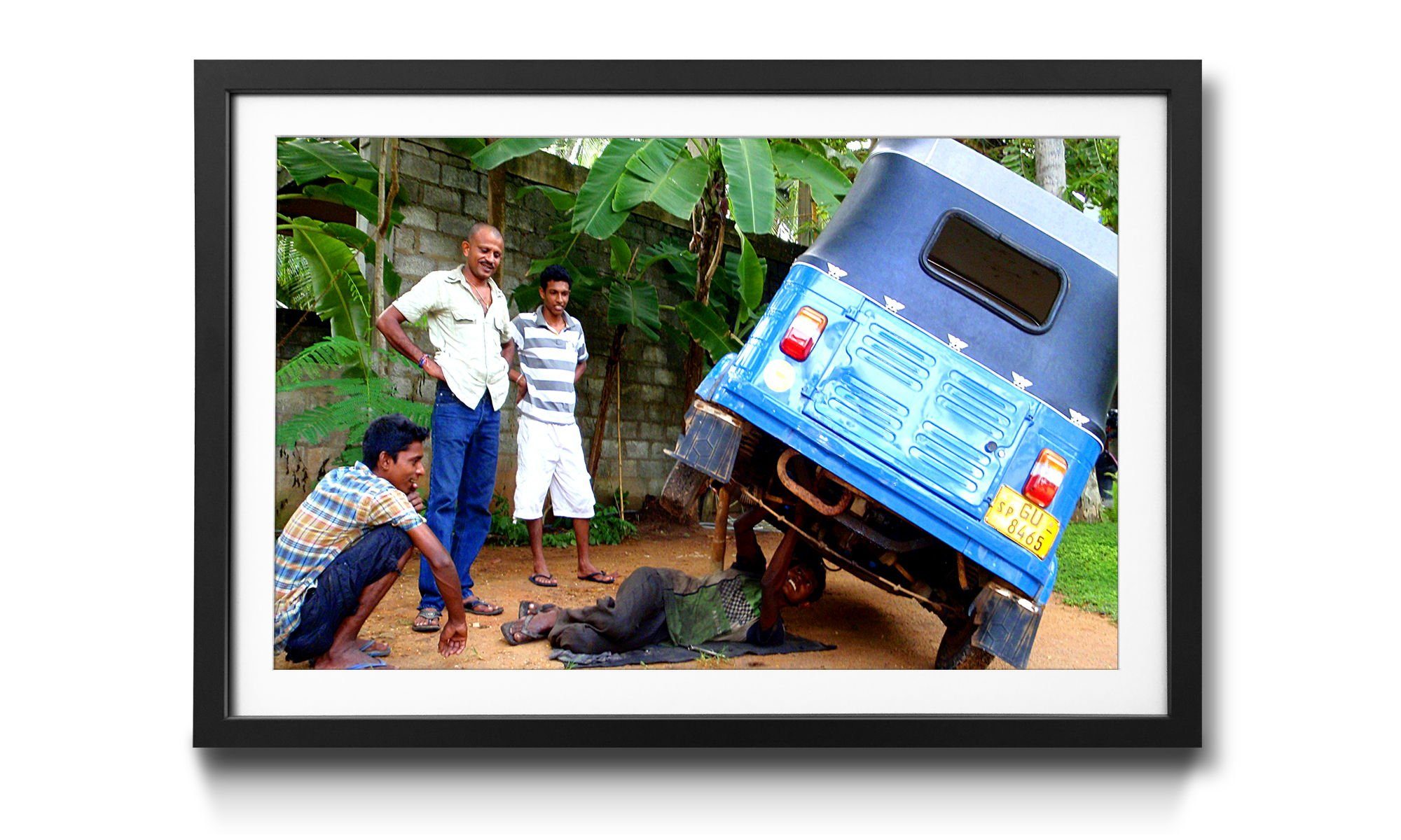 WandbilderXXL Bild mit Rahmen Sri Lanka Carrepair, Menschen, Wandbild, in 4 Größen erhältlich