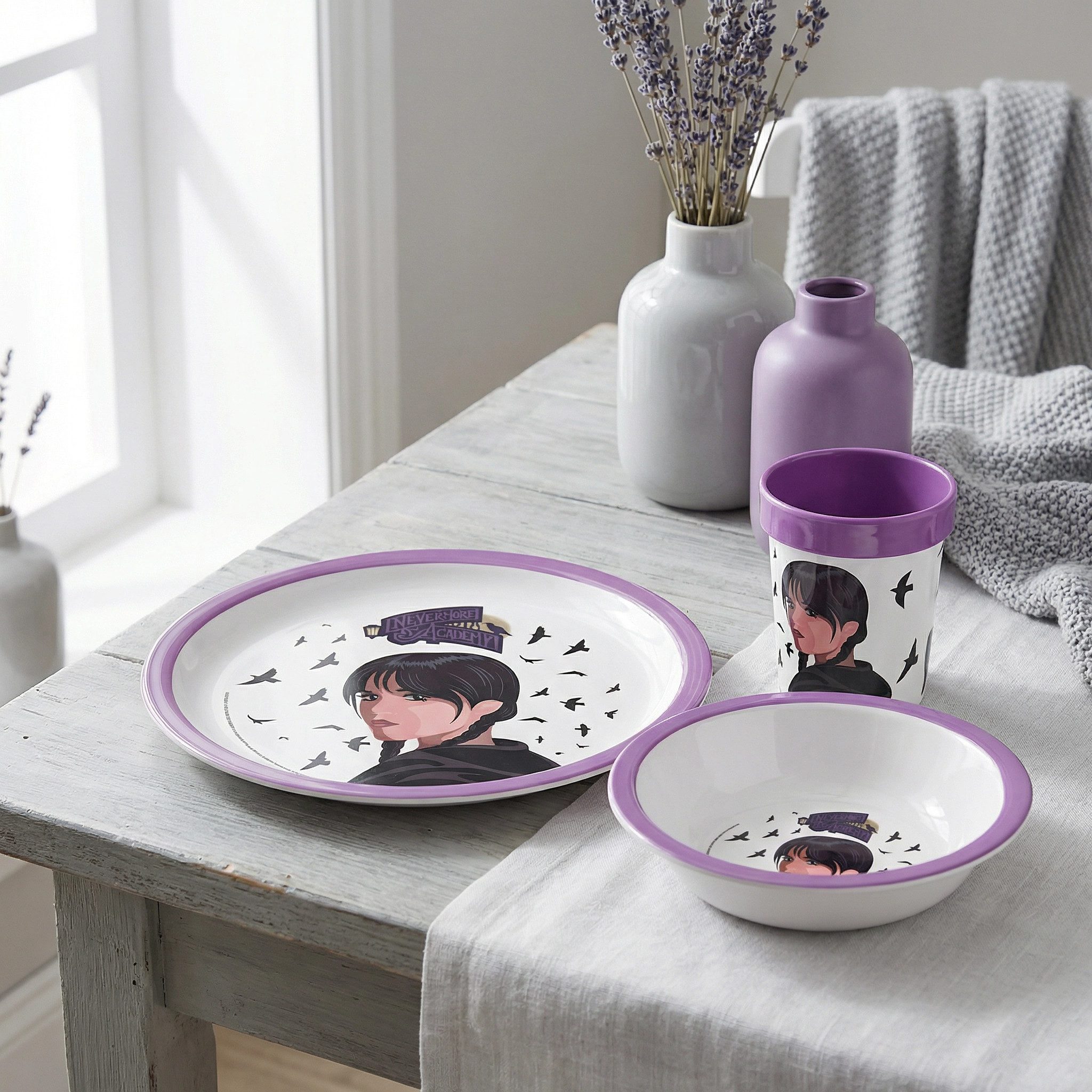 Wednesday Kindergeschirr-Set Wednesday Kinder Geschirr-Set 3 tlg antirutsch Becher Teller Schüssel (3-tlg), 1 Personen