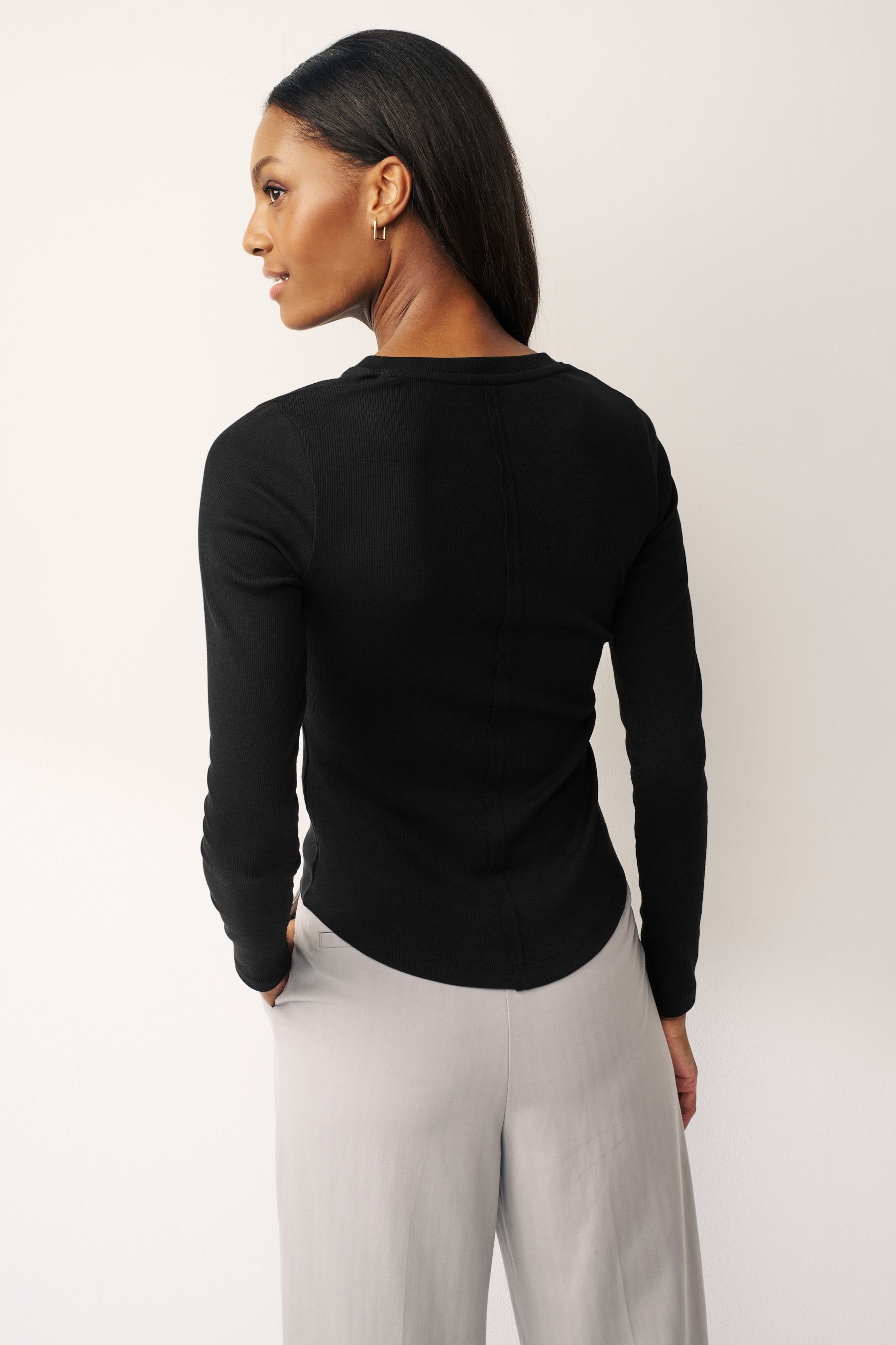 Next Langarmshirt Langärmeliges Henley-Oberteil mit Zierknopf günstig online kaufen
