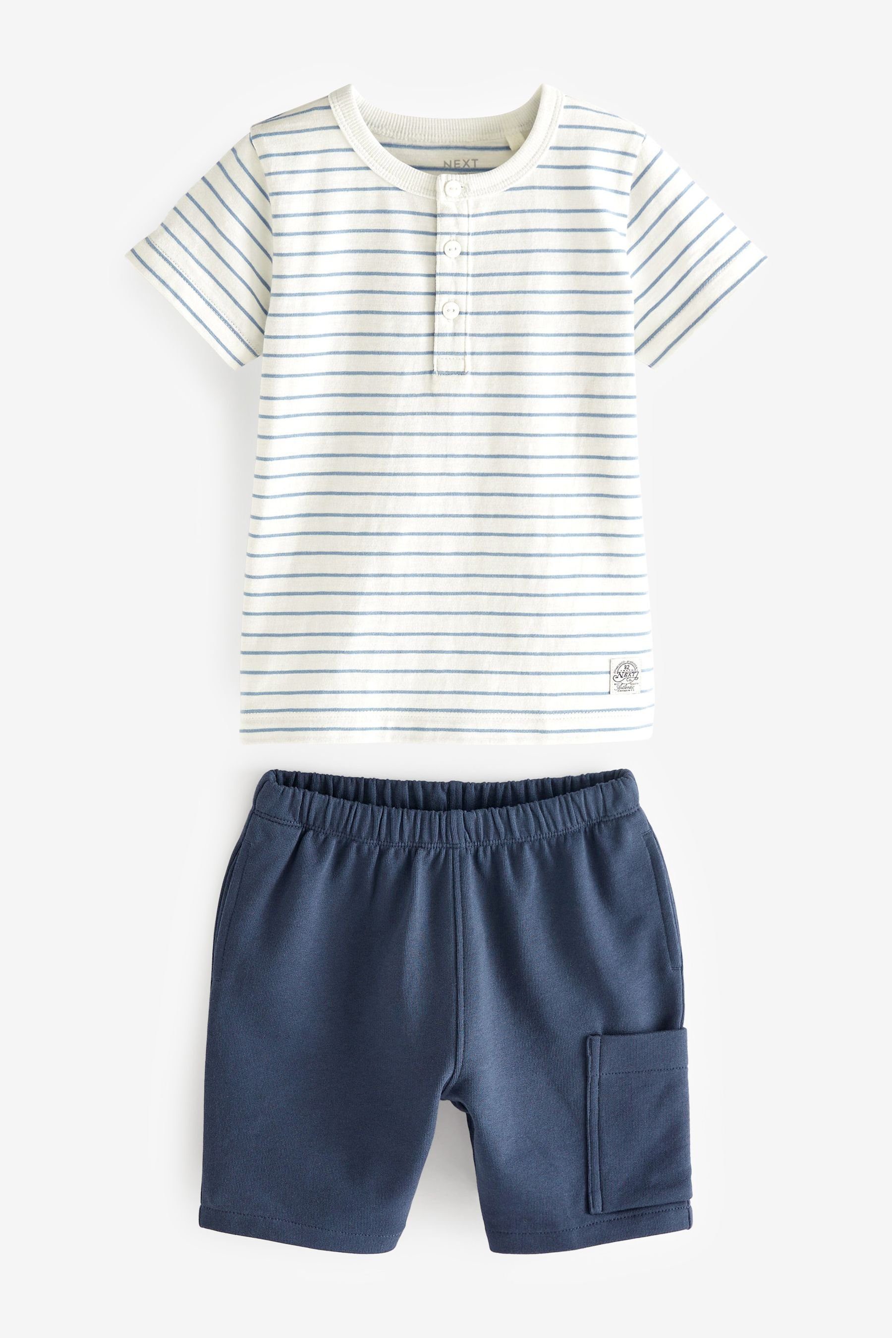 Next T-Shirt & Shorts Kurzärmeliges Henley Oberteil und Shorts im Set (2-tlg) Blue/White Stripe
