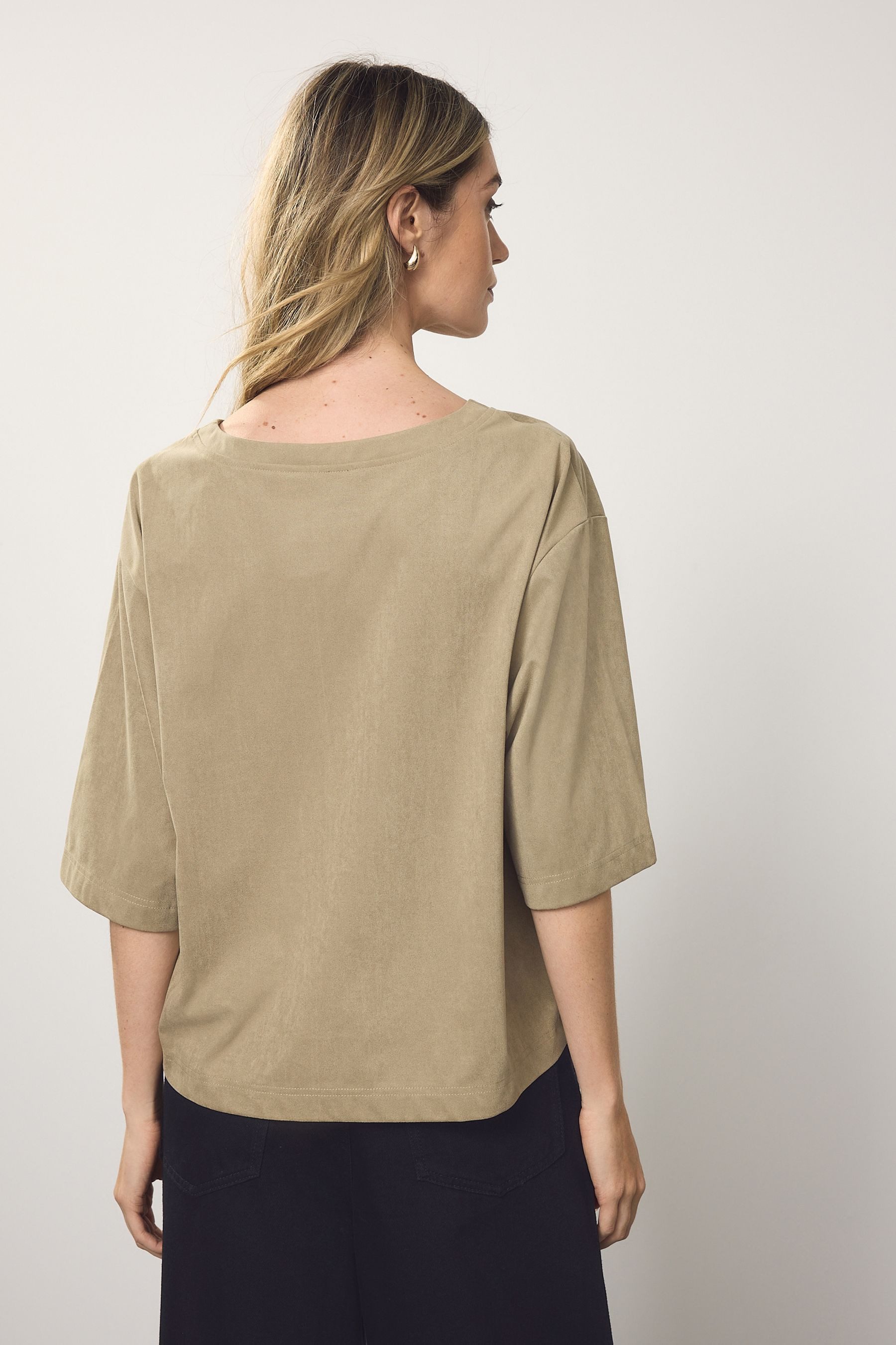 Next T-Shirt Weiches, kastiges T-Shirt aus Veloursleder (1-tlg) günstig online kaufen