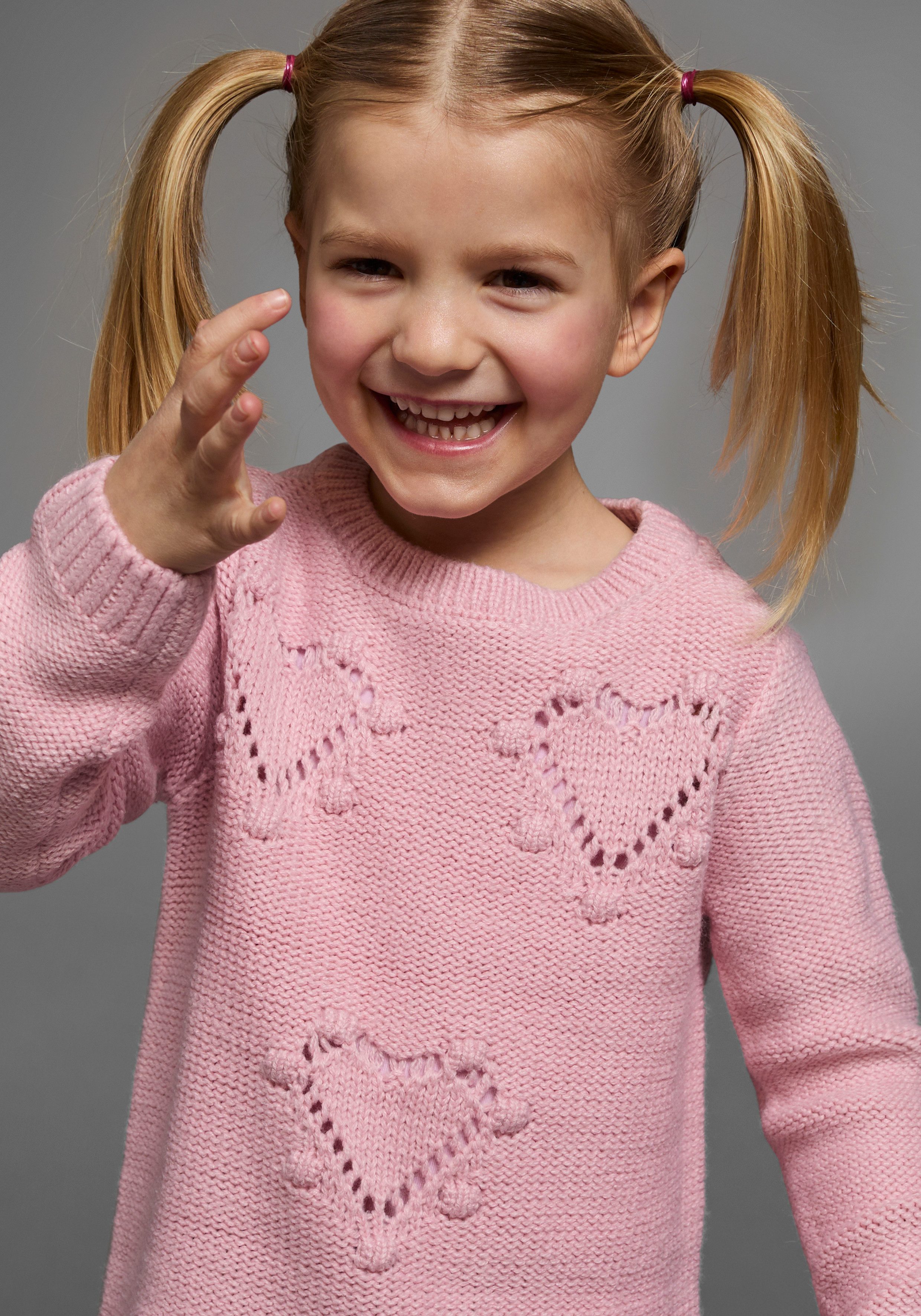 KIDSWORLD Вязаные свитера, Длинные mit Herz-Muster für kleine Mädchen mit niedlichen Herzen