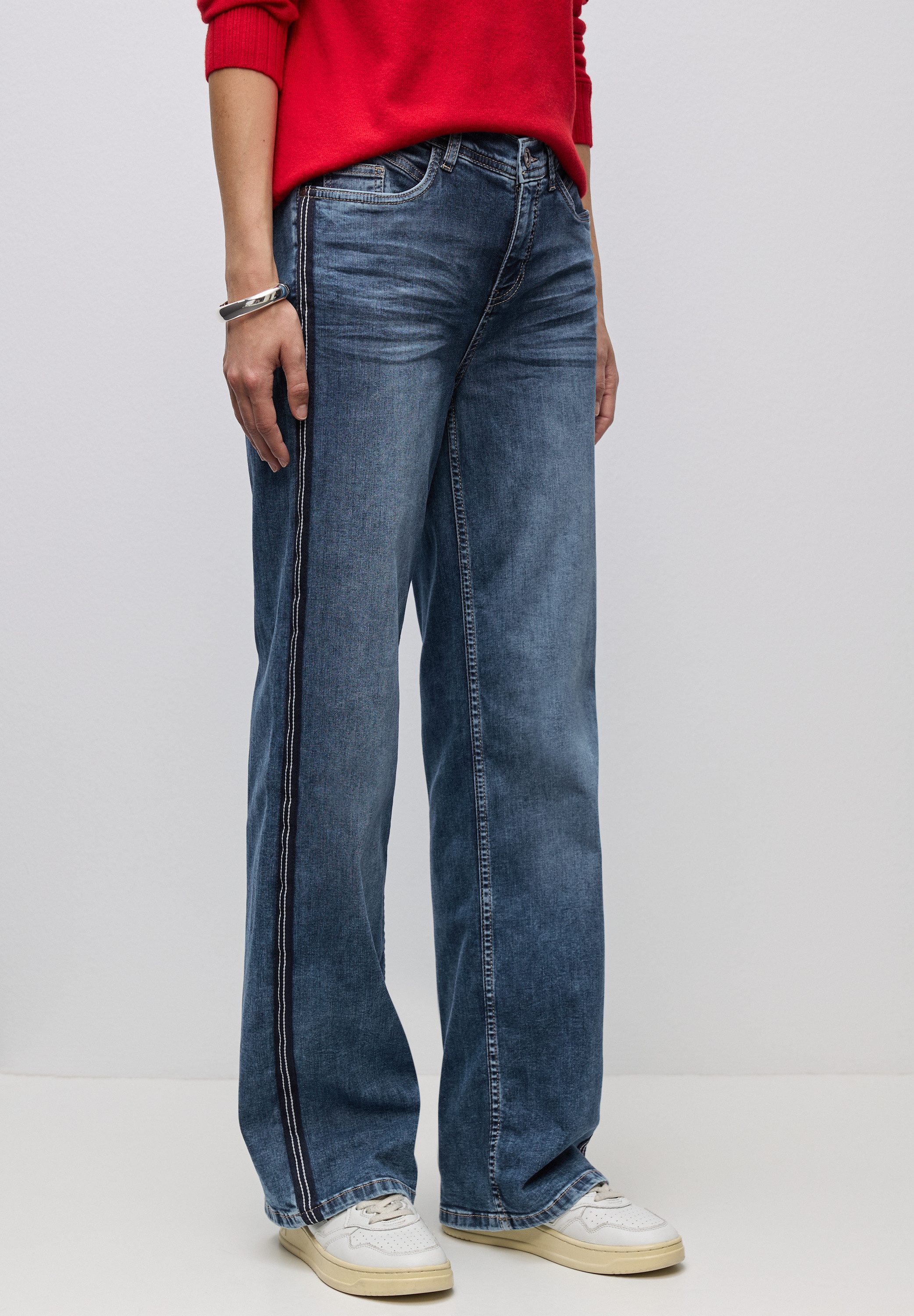 STREET ONE Loose-fit-Jeans mit Galonstreifen