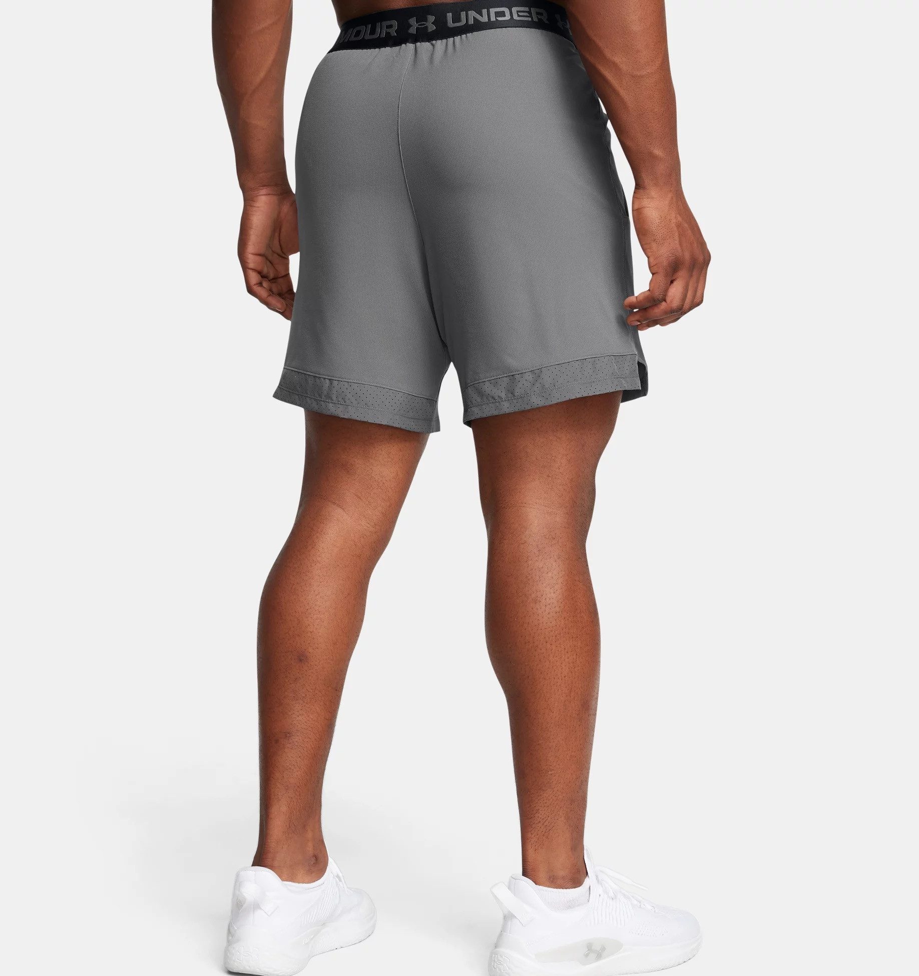 Under Armour® Shorts UA VANISH WOVEN 6IN SHORTS sportlicher Stil, für vielseitige Aktivitäten, leichtes Material
