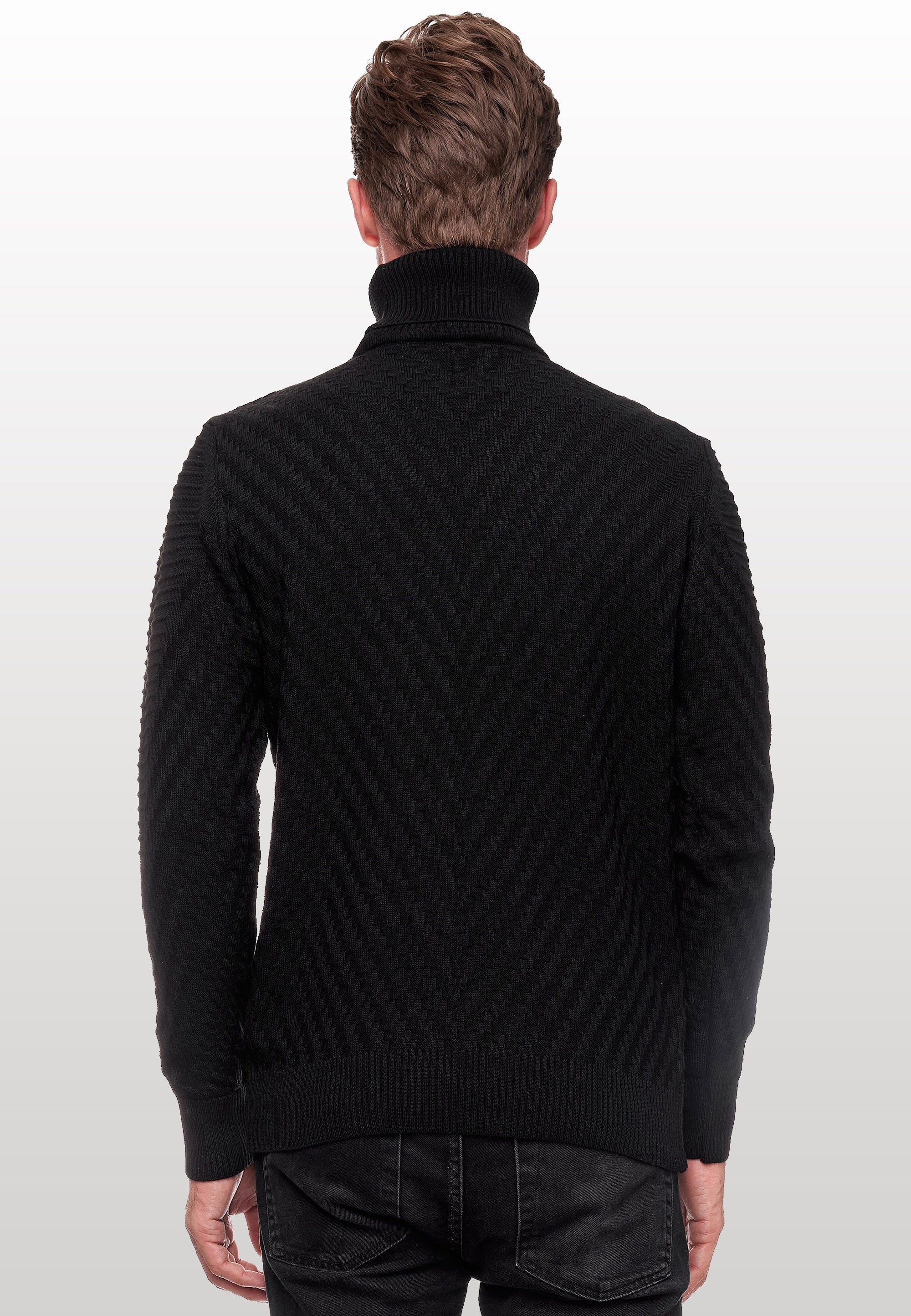 Rusty Neal Rollkragenpullover in stilvollem Feinstrick