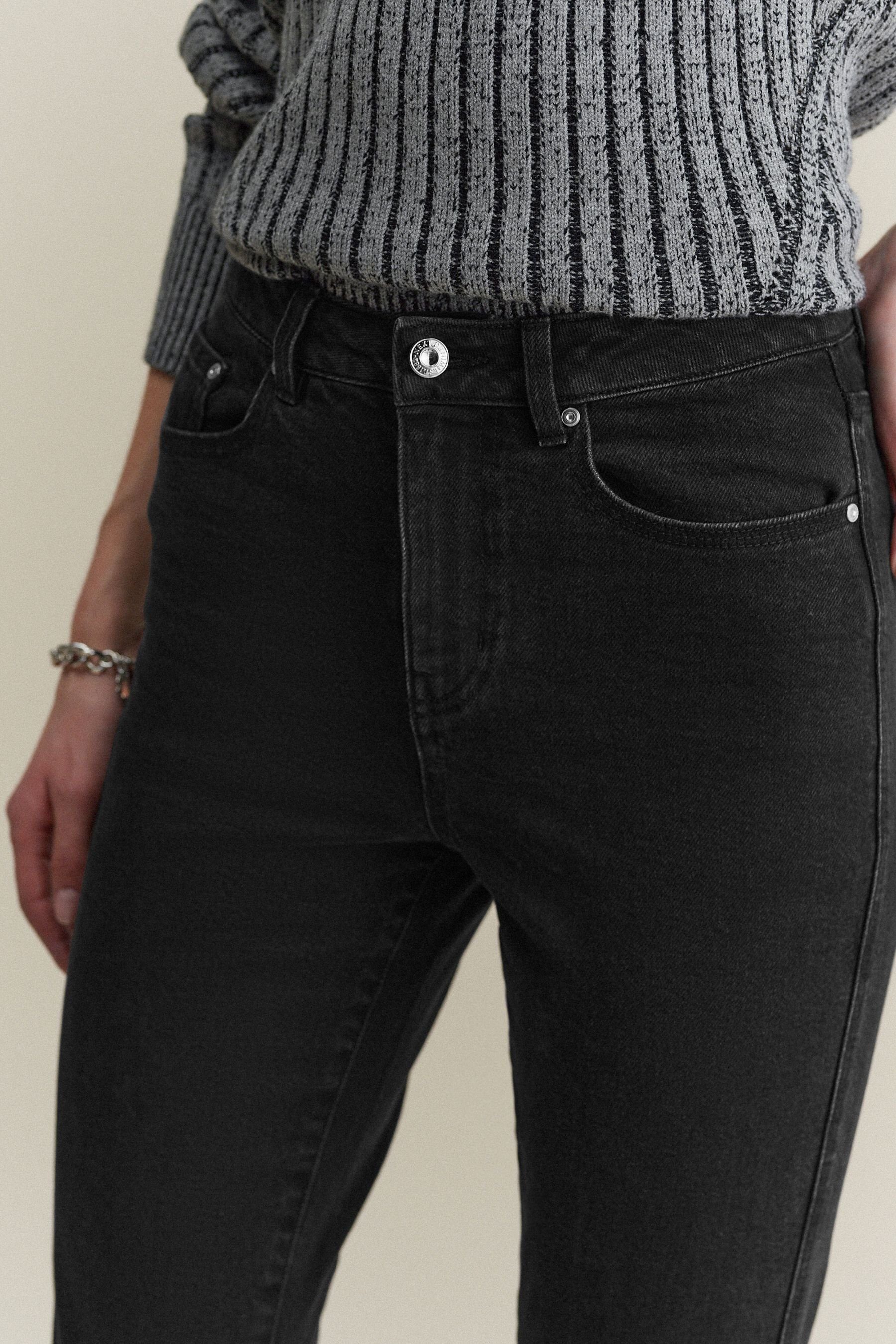 Mom-Jeans Bequeme Mom-Jeans Stretch mit Next Black (1-tlg)