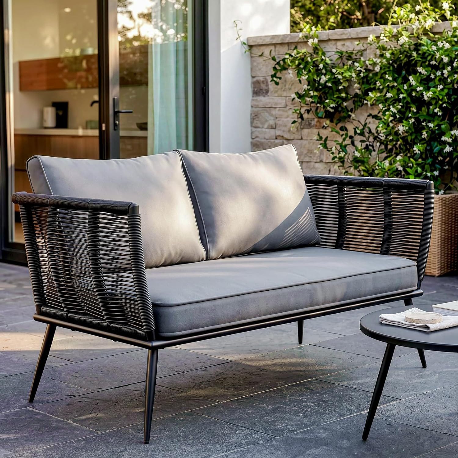 TLGREEN Gartenbank Polyrattan 2-Sitzer Sofa, Wetterfestes Garten- & Balkonmöbel (Outdoor Lounge Sofa mit Abnehmbaren Kissen, Robustes PE-Rattan), Geeignet für Terrasse Wintergarten Innenbereich