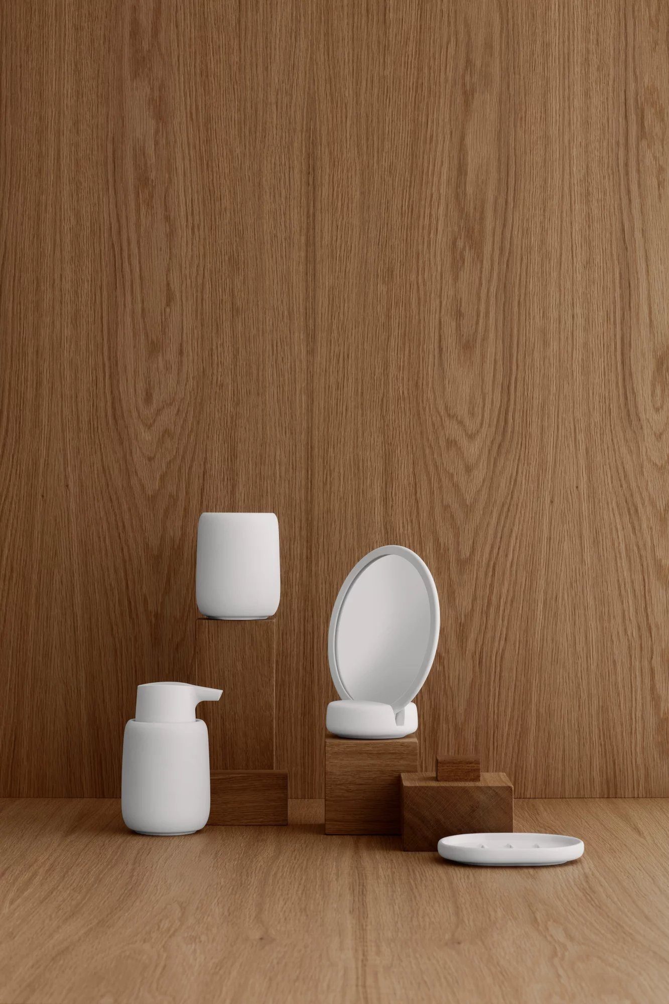 blomus Zahnputzbecher -SONO- Zahnbürstenbecher: Edle Keramik mit Soft-Touch-Oberfläche, Hochwertig, Soft-Touch, Keramik, Glasiert, 11cm, 300ml – Bild 3 von 5
