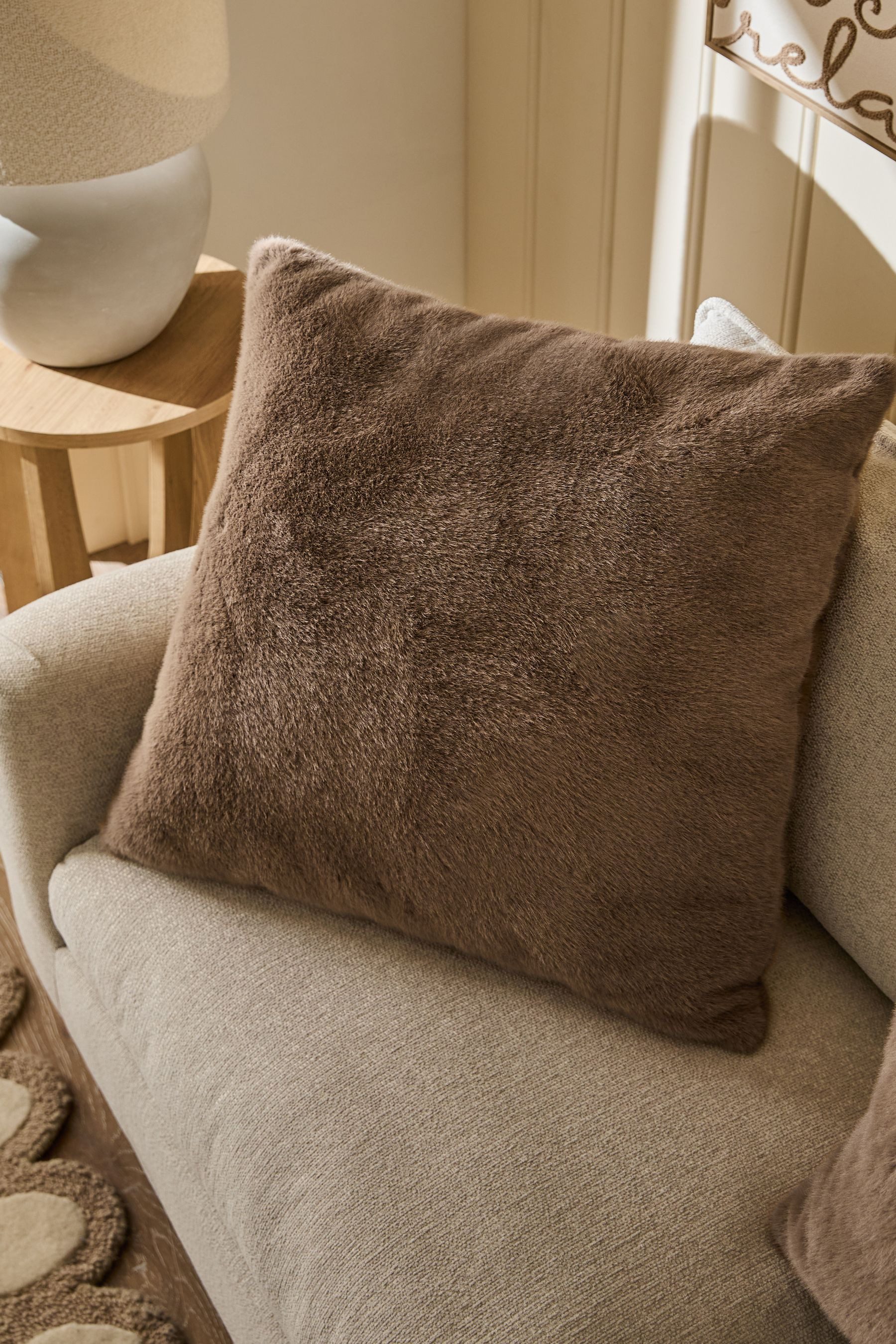 Next Dekokissen Kuscheliges Kissen aus Kunstfell 40 x 59 cm