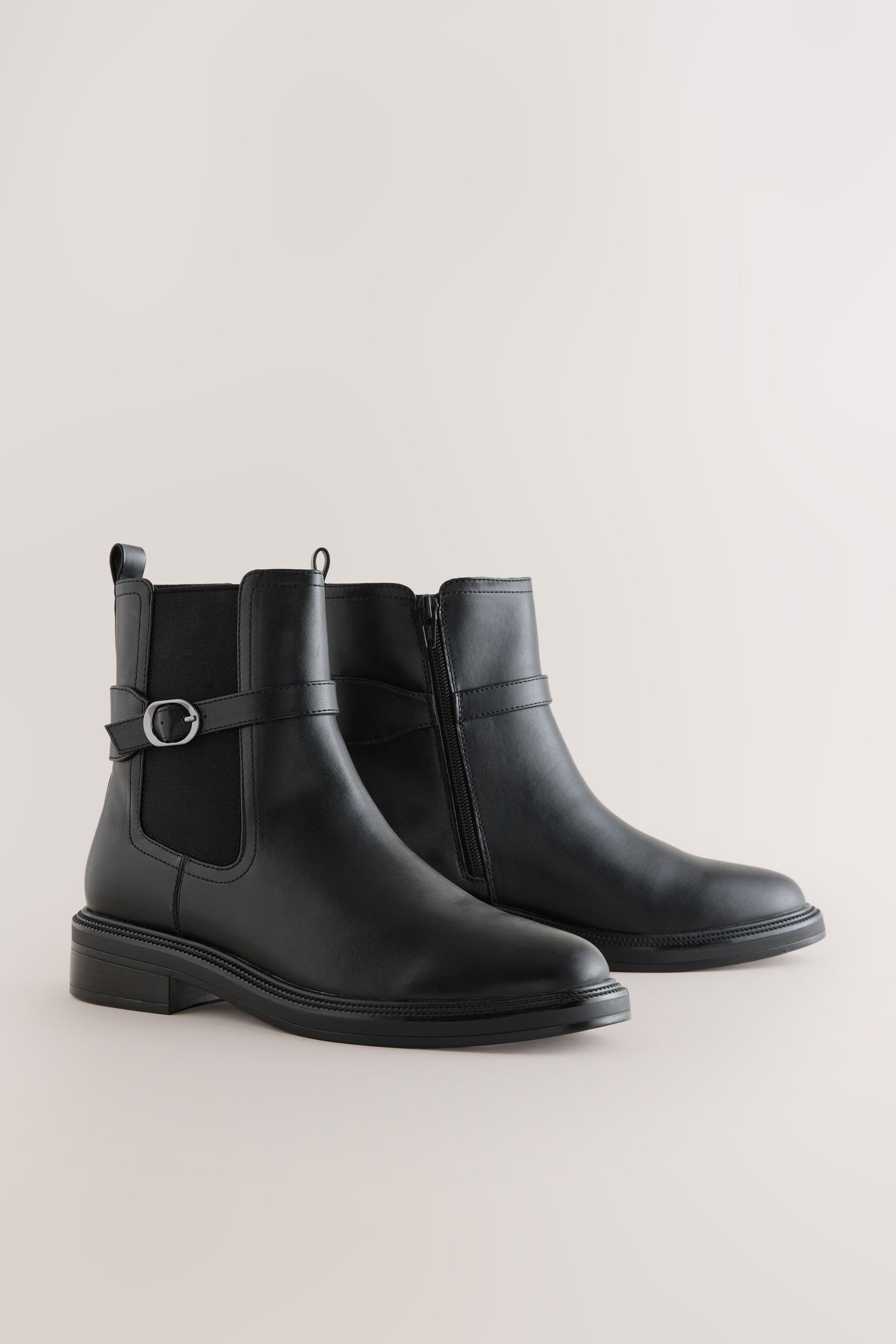 Next Chelsea-Stiefelette mit Schnalle, weite Passform Keilstiefel (1-tlg)