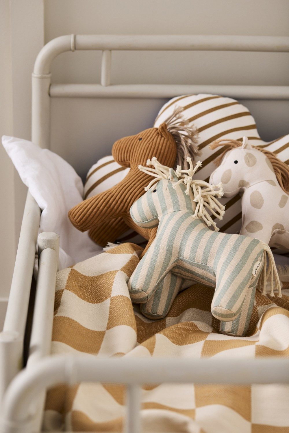 Kids Concept Kuscheltier Weiches Spielzeugpferd Vera