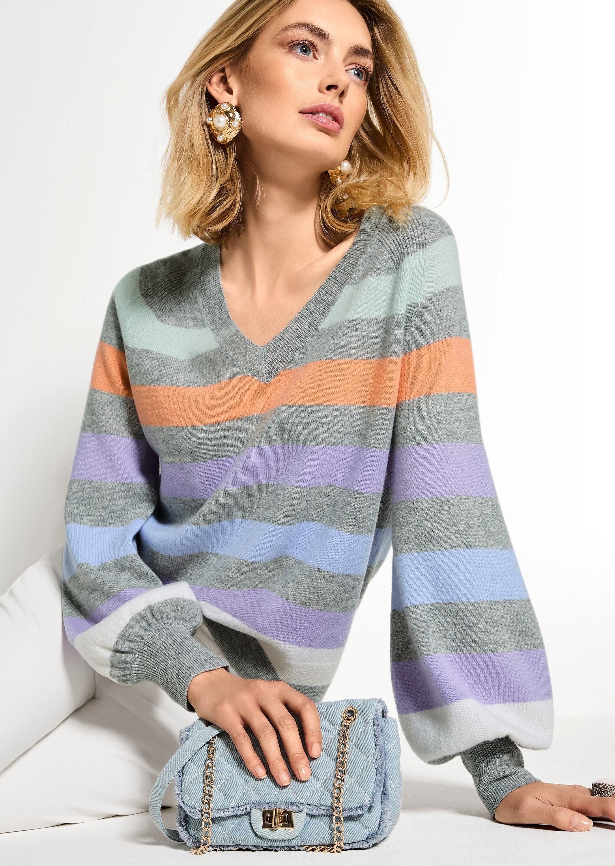 MADELEINE Strickpullover Sommerpulli mit Streifen-Muster Wollpullover mit V-Ausschnitt, gerippten Abschlüssen und Langarm