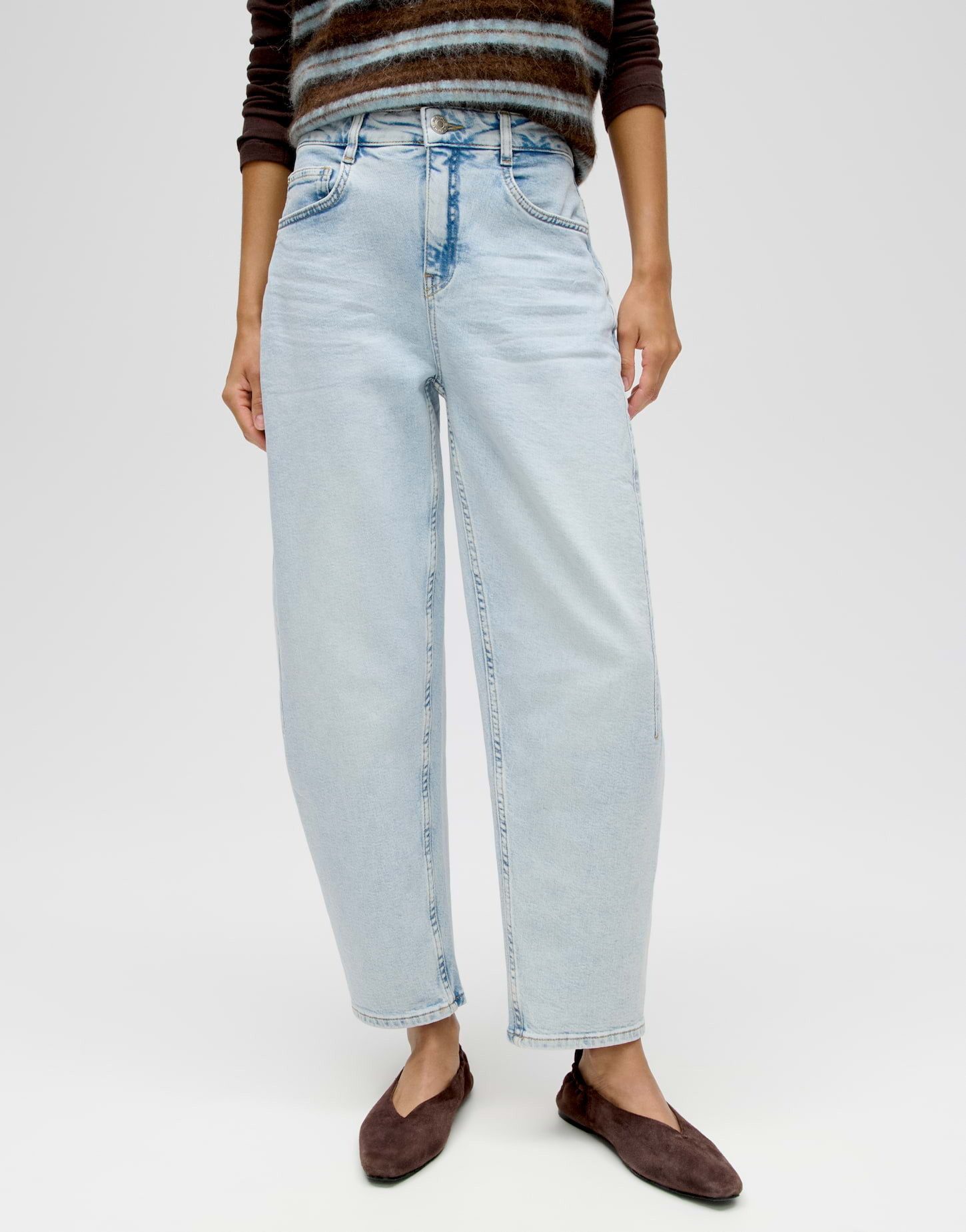OPUS Relax-fit-Jeans Lolah joy aus Denim mit authentischer Waschung Abnäher in der Front unterstreichen die feminine Linie