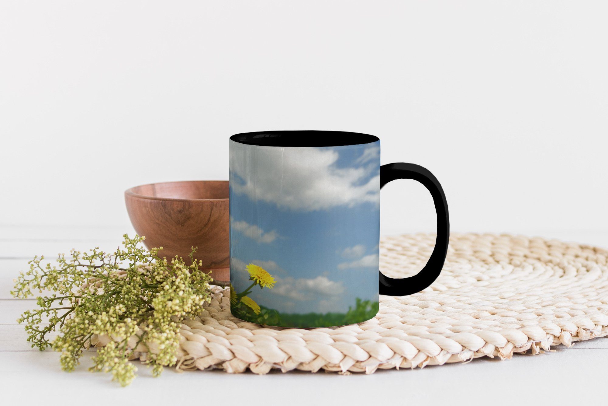 Löwenzahn MuchoWow Wolken - Zaubertasse, - Keramik, Tasse Kaffeetassen, Geschenk Teetasse, Farbwechsel, Frühling,