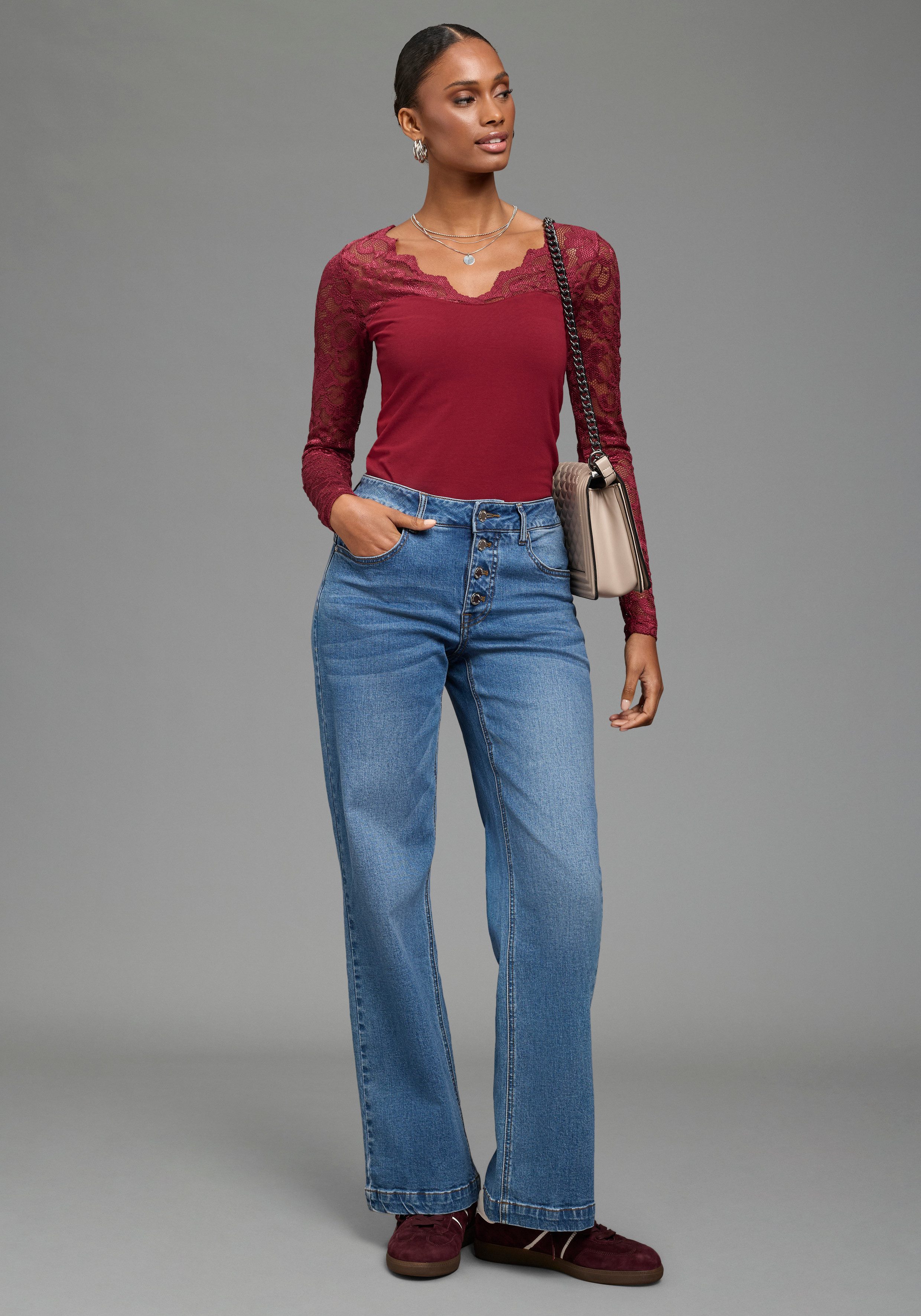 Zum Outfit 11