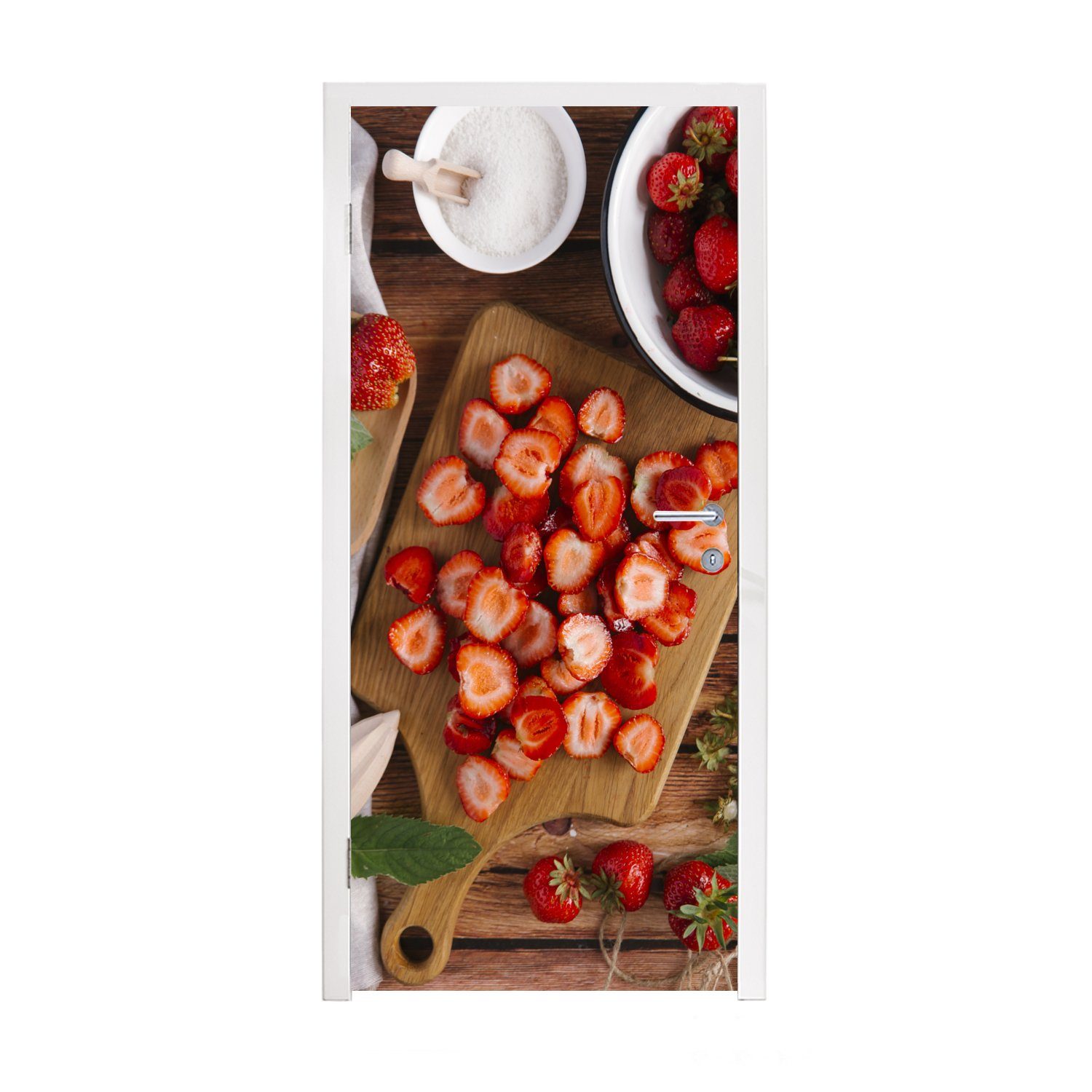 MuchoWow Türtapete Erdbeeren auf einem Schneidebrett, Matt, bedruckt, (1 St), Fototapete für Tür, Türaufkleber, 75x205 cm