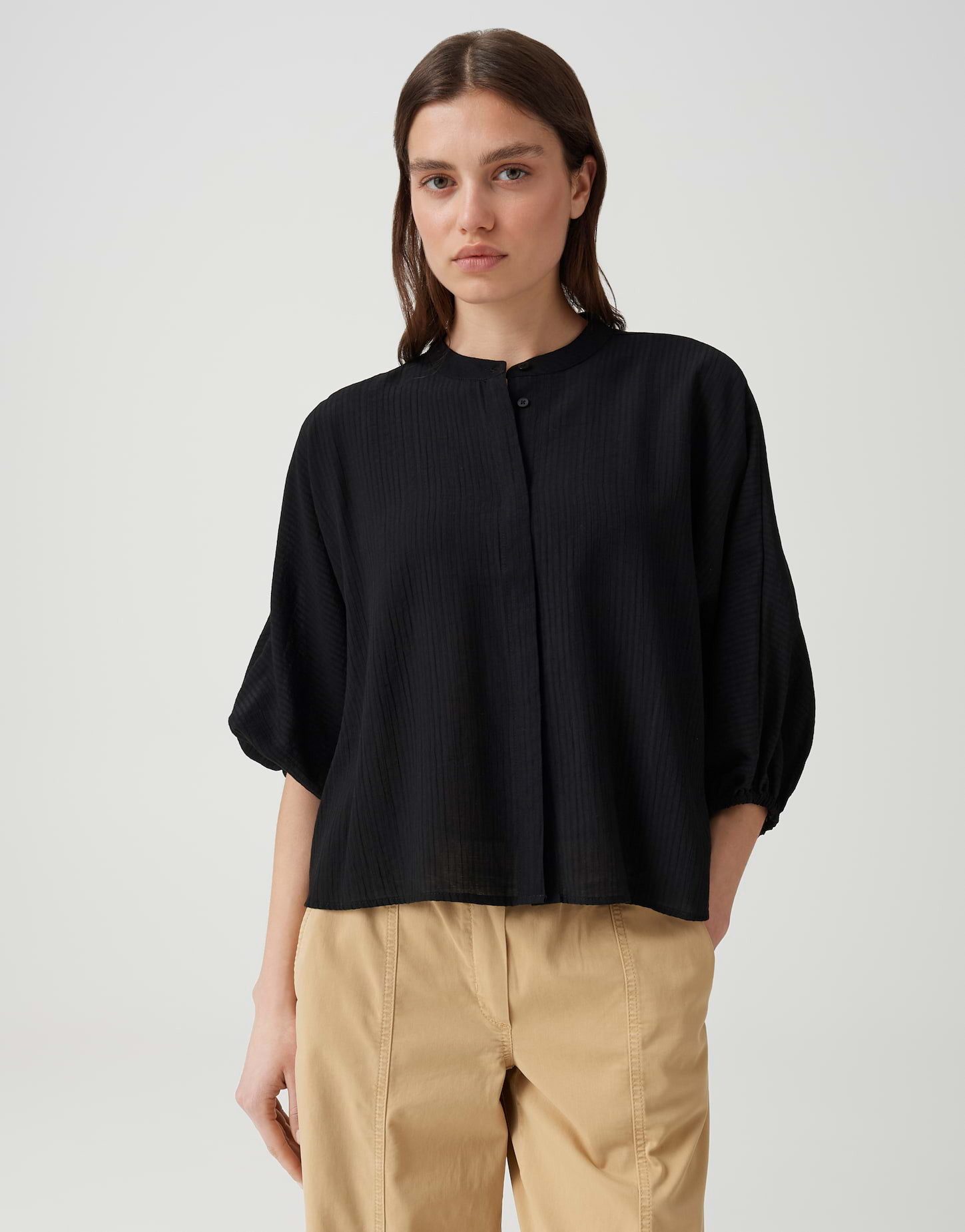 OPUS Kurzarmbluse aus Crinkle Webware mit Oversize Fit Luftiger Look mit femininer Rückenfalte
