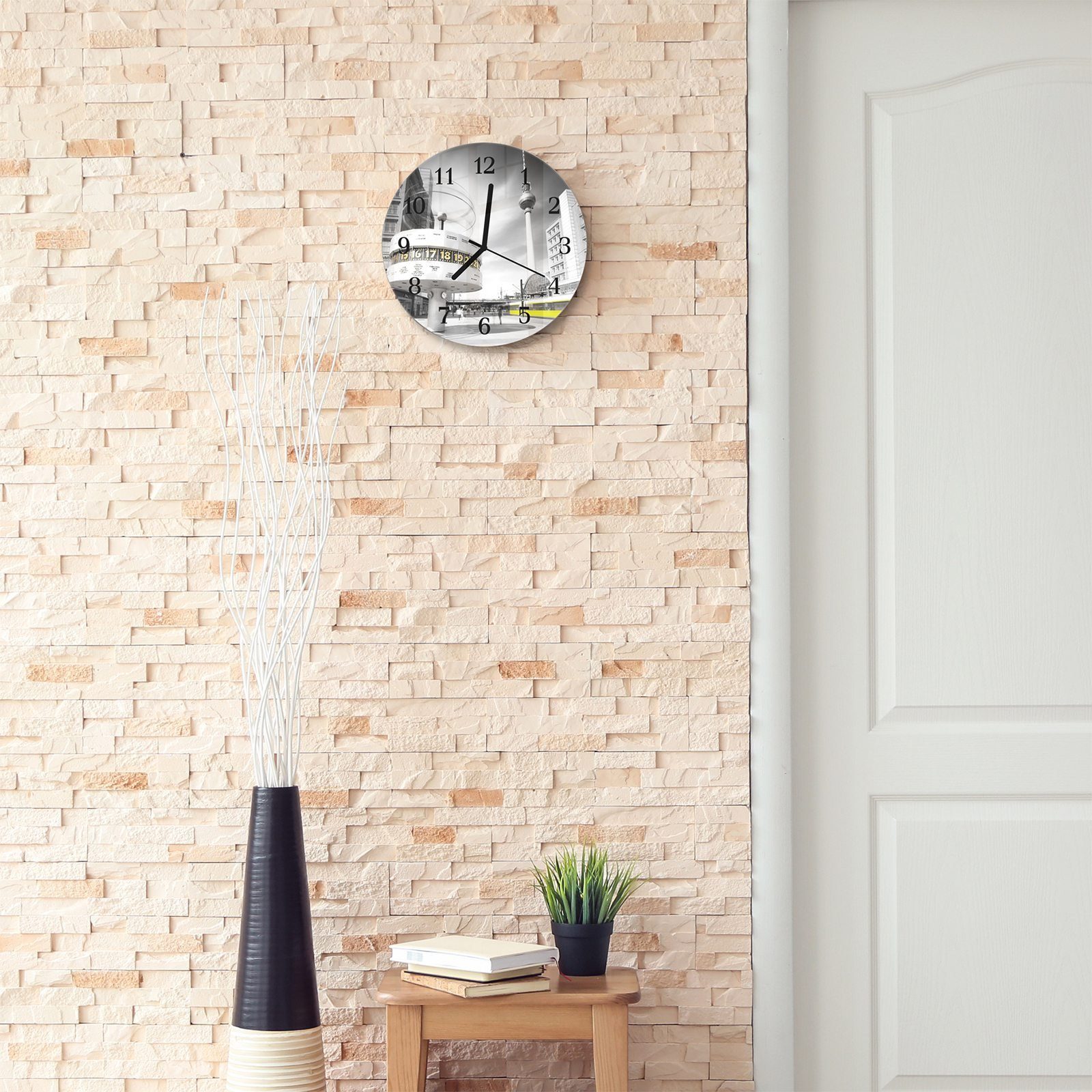 cm mit Primedeco Stadt mit aus und dargestellt 30 Durchmesser Wanduhr Quarzuhrwerk in - Motiv Rund digital Glas Wanduhr