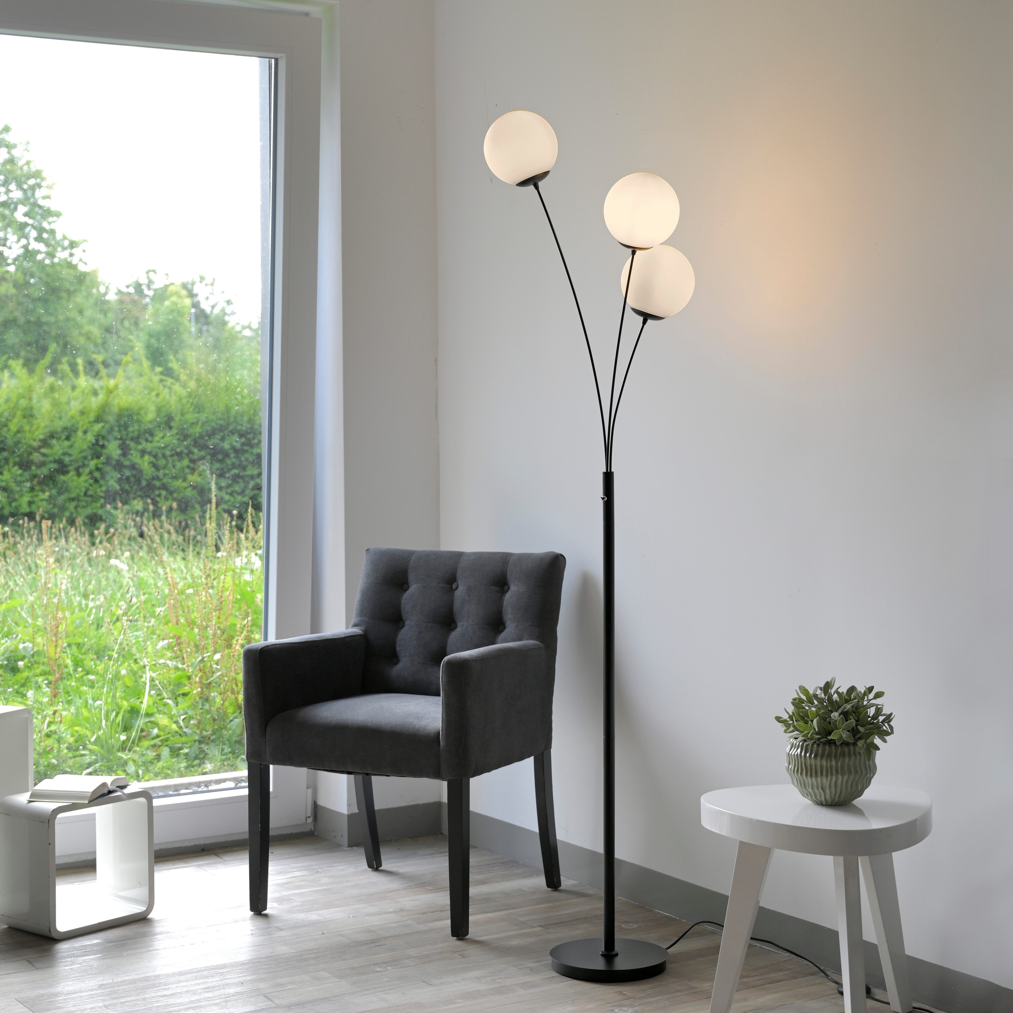 my home Stehlampe Nymölla, ohne Leuchtmittel, Stehleuchte mit großen Glasku günstig online kaufen