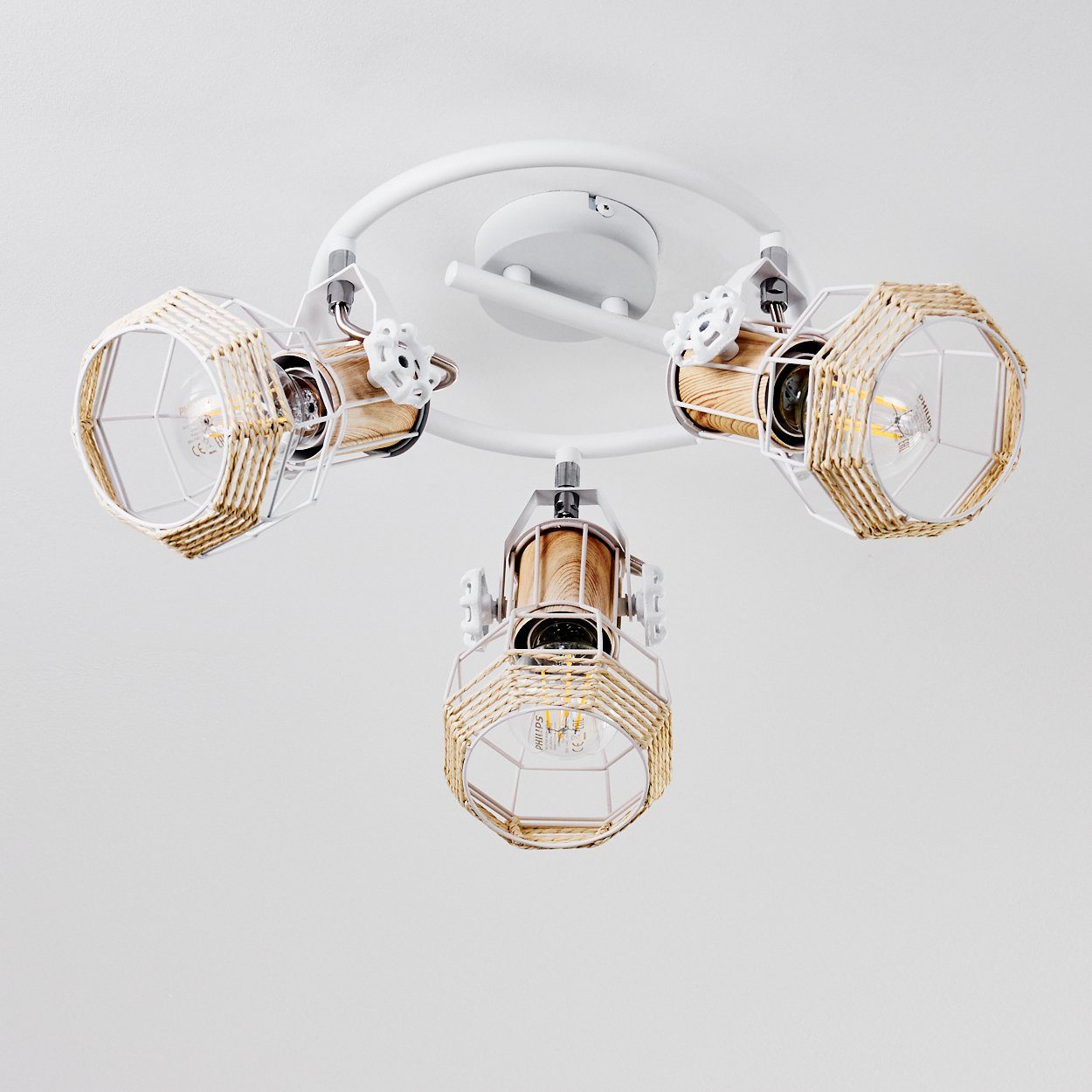 hofstein Deckenleuchte »Tarres« runde Deckenlampe aus Metall/Holz/Bast in Weiß/Braun, ohne Leuchtmittel, 3xE27, verstellbarer Spot in Gitter-Optik mit Lichteffekt. Reduzierter Preis € 29,99. Unverbindliche Preisempfehlung € 39,90