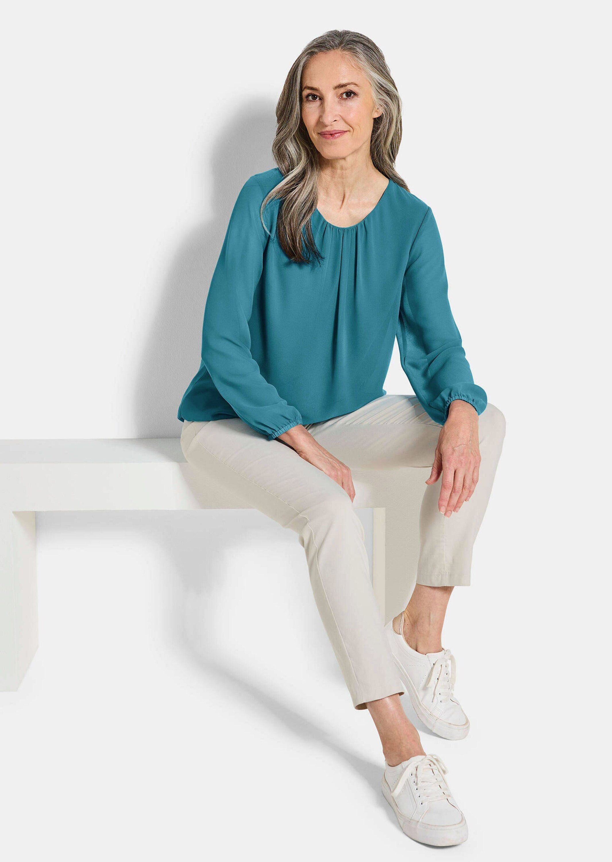 GOLDNER Klassische Bluse Jerseybluse mit Falten-Details Blusenshirt mit Rundhals, Gummibündchen und Langarm – Bild 4 von 5