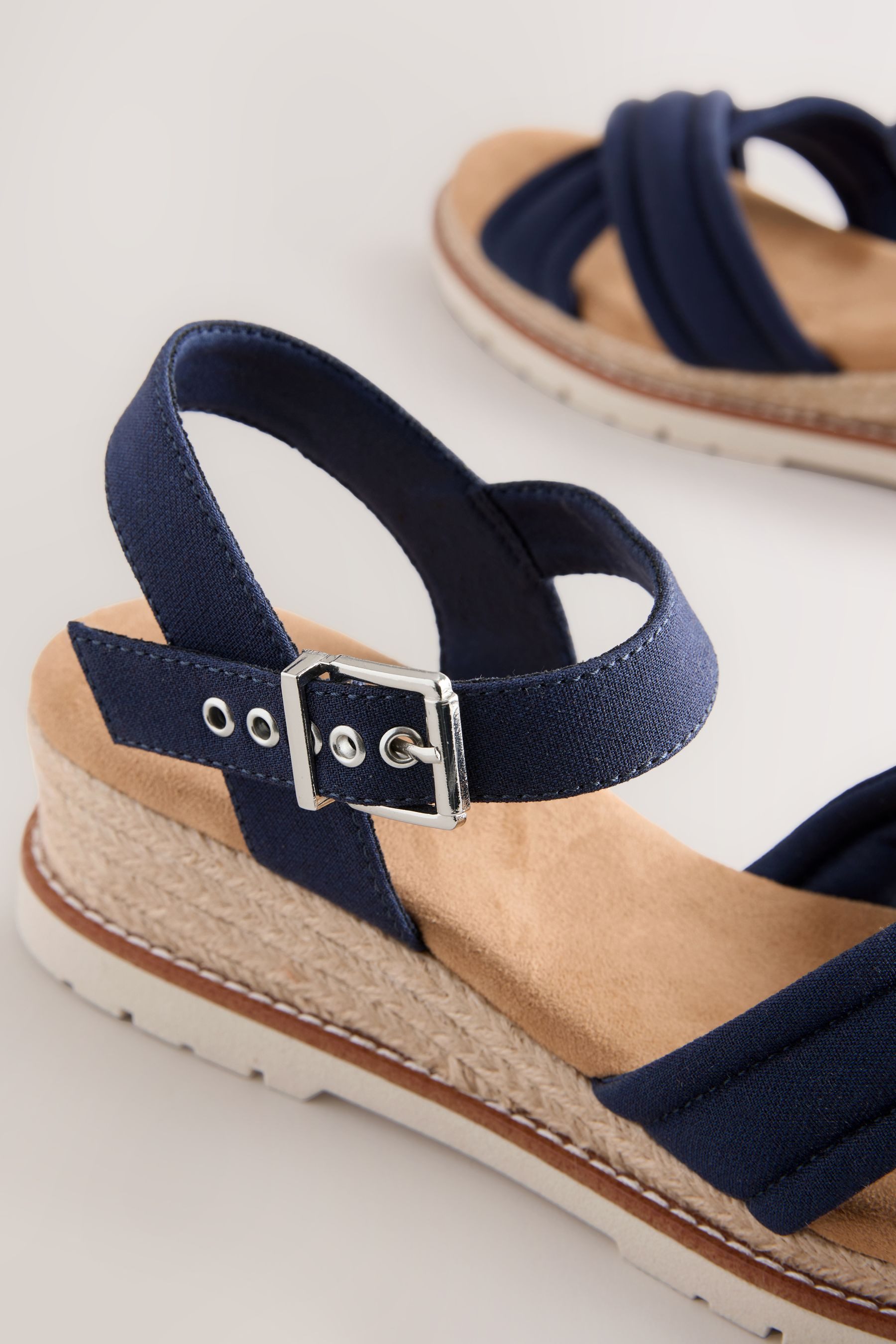 Next Forever Comfort® Keilabsatzschuhe mit X-Riemen Keilsandalette (1-tlg)