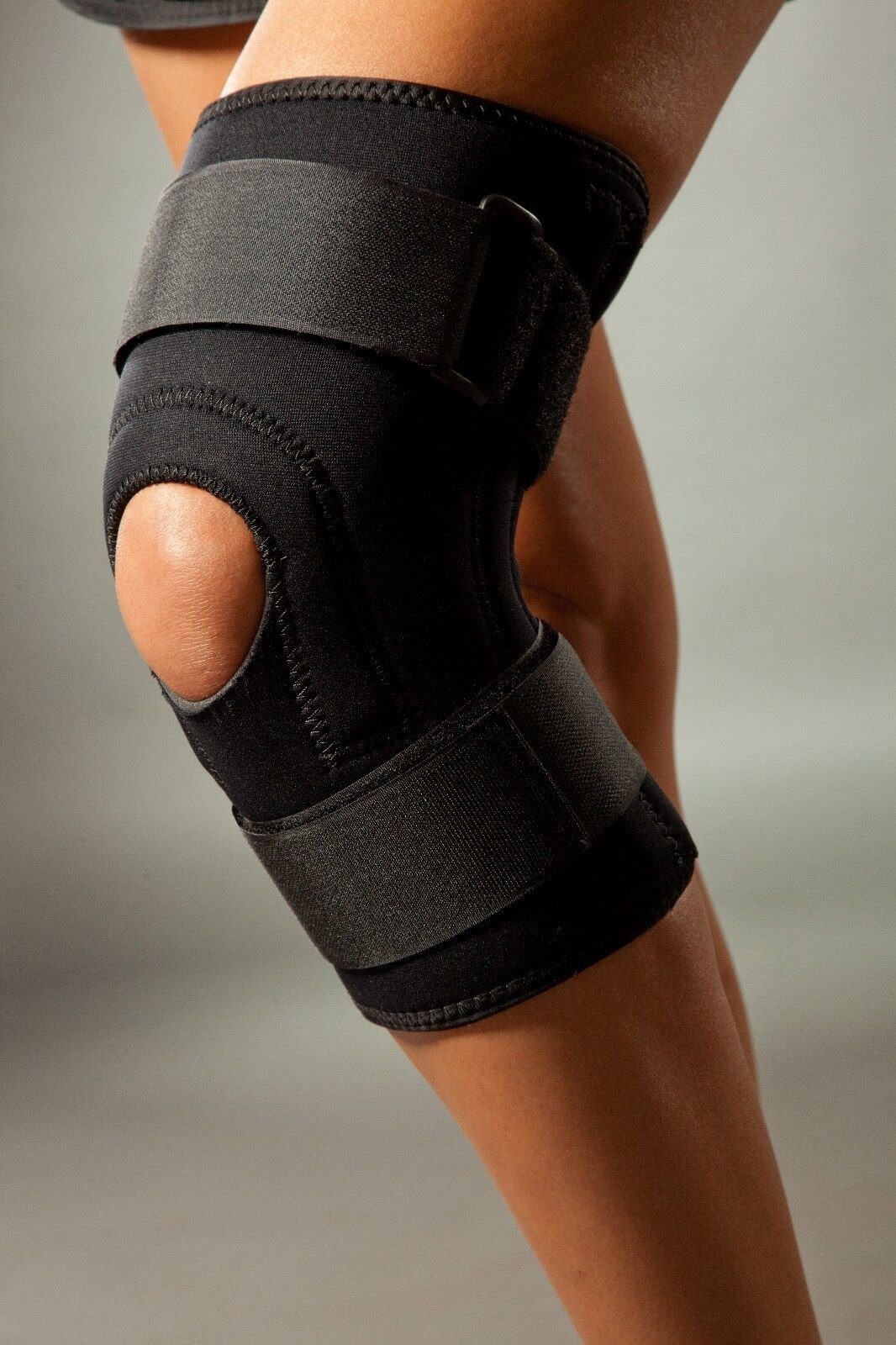 Lorey Medtec Kniebandage Neopren-Kniestütze mit Stahlfedern, Patellaaussparung & Gurtsystem