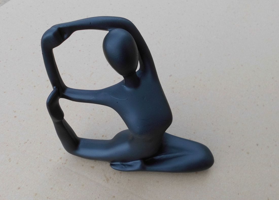 Skulptur Statue Skulptur Yoga Frau sitzend rückwärts gestreckt Fengshui