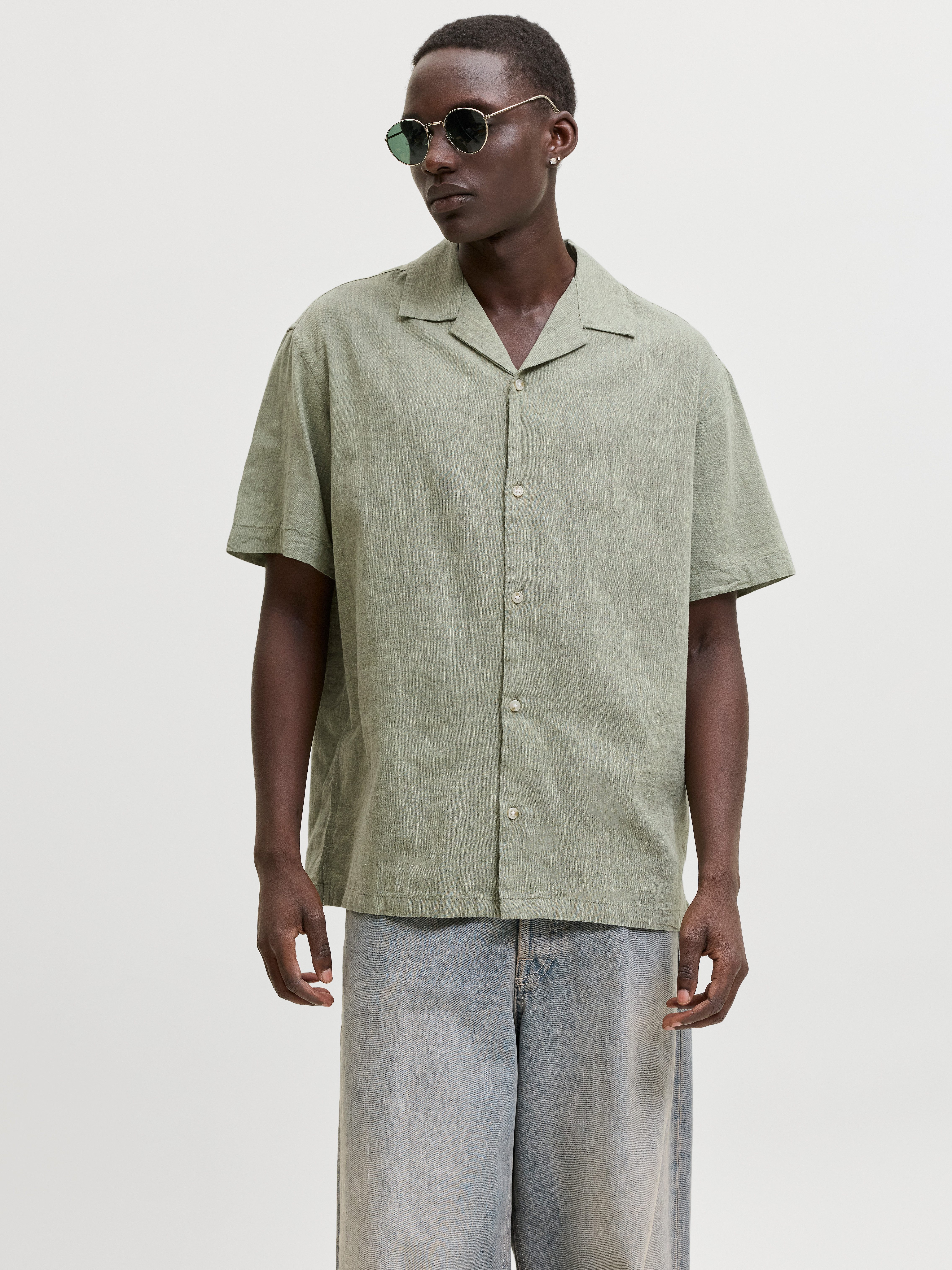 Jack & Jones Kurzarmhemd JJESUMMER LINEN BLEND RESORT SHIRT SS SN Baumwollmischung, relaxed fit