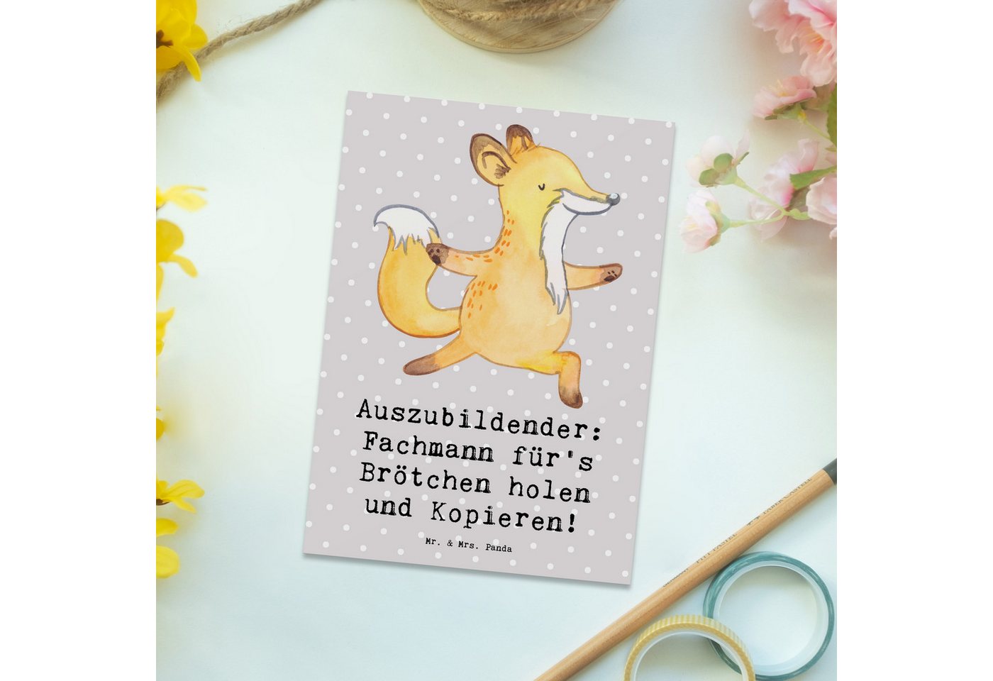 Thumbnail - Mr. & Mrs. Panda Postkarte Auszubildender Profi - Grau Pastell - Geschenk, Brötchen holen, Spruc