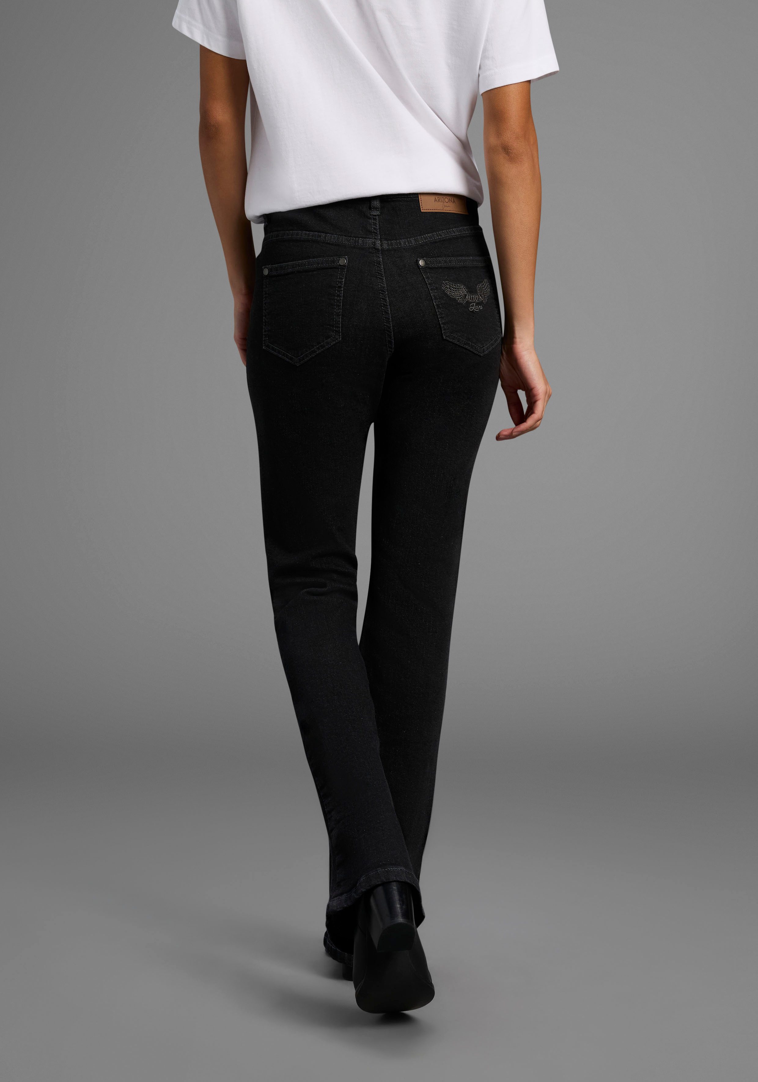 Arizona Bootcut-Jeans Comfort-Fit ausgestellte Beinform, mit Eingrifftaschen, High-Waist – Bild 2 von 5