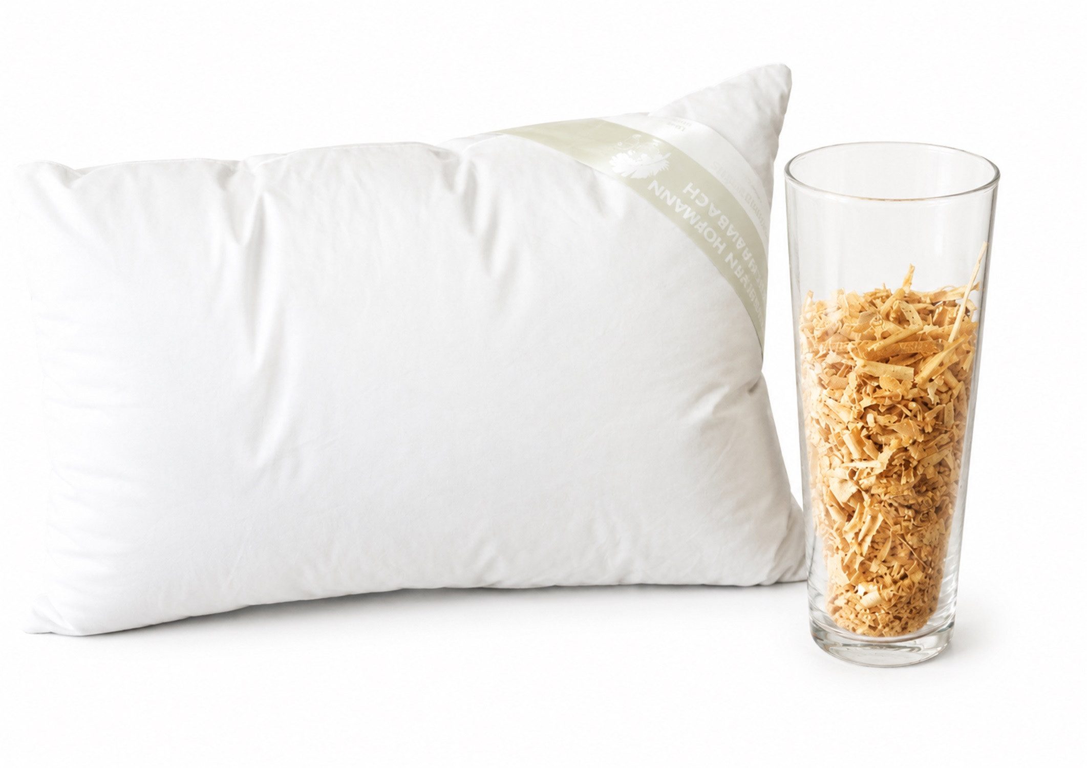 Betten Hofmann 3-Kammer-Kopfkissen Betten Hofmann Aroma Zirbenkissen 3-Kammer-Kopfkissen 60x70 cm, Füllung: Federn, Daunen, Zirbenholzspäne, Bezug: 100% Baumwolle, Seitenschläfer, Rückenschläfer, stützend, mit Zirbenspänen, Made in Germany, allergikergeeignet