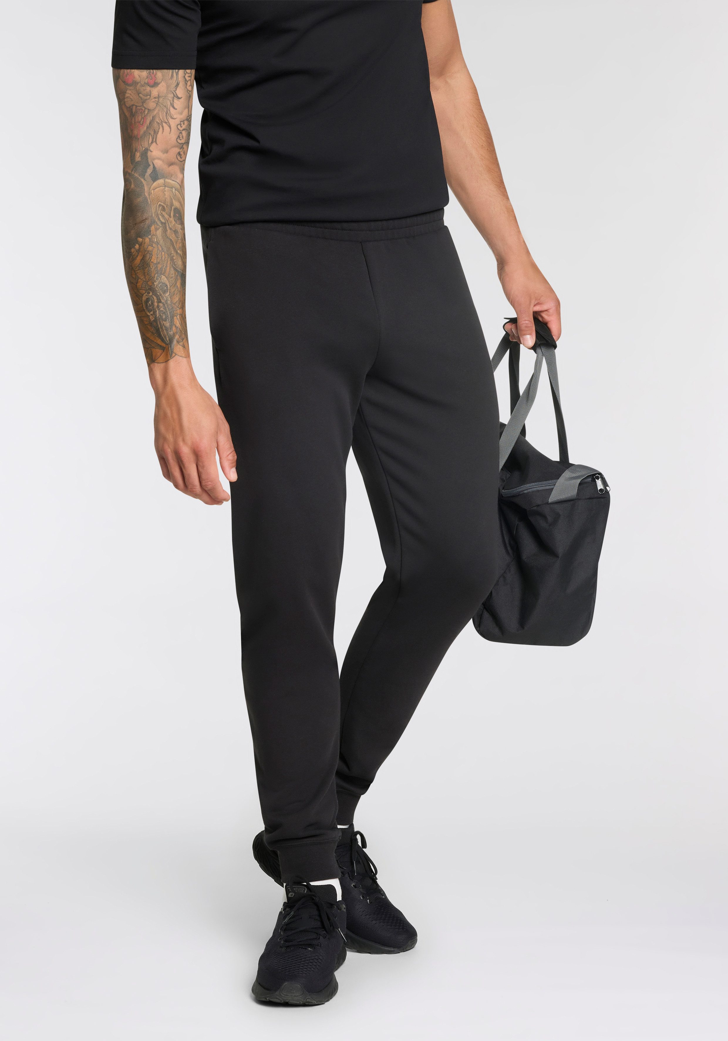 PUMA Trainingshose ESS LOGO LAB EXECUTION günstig online kaufen