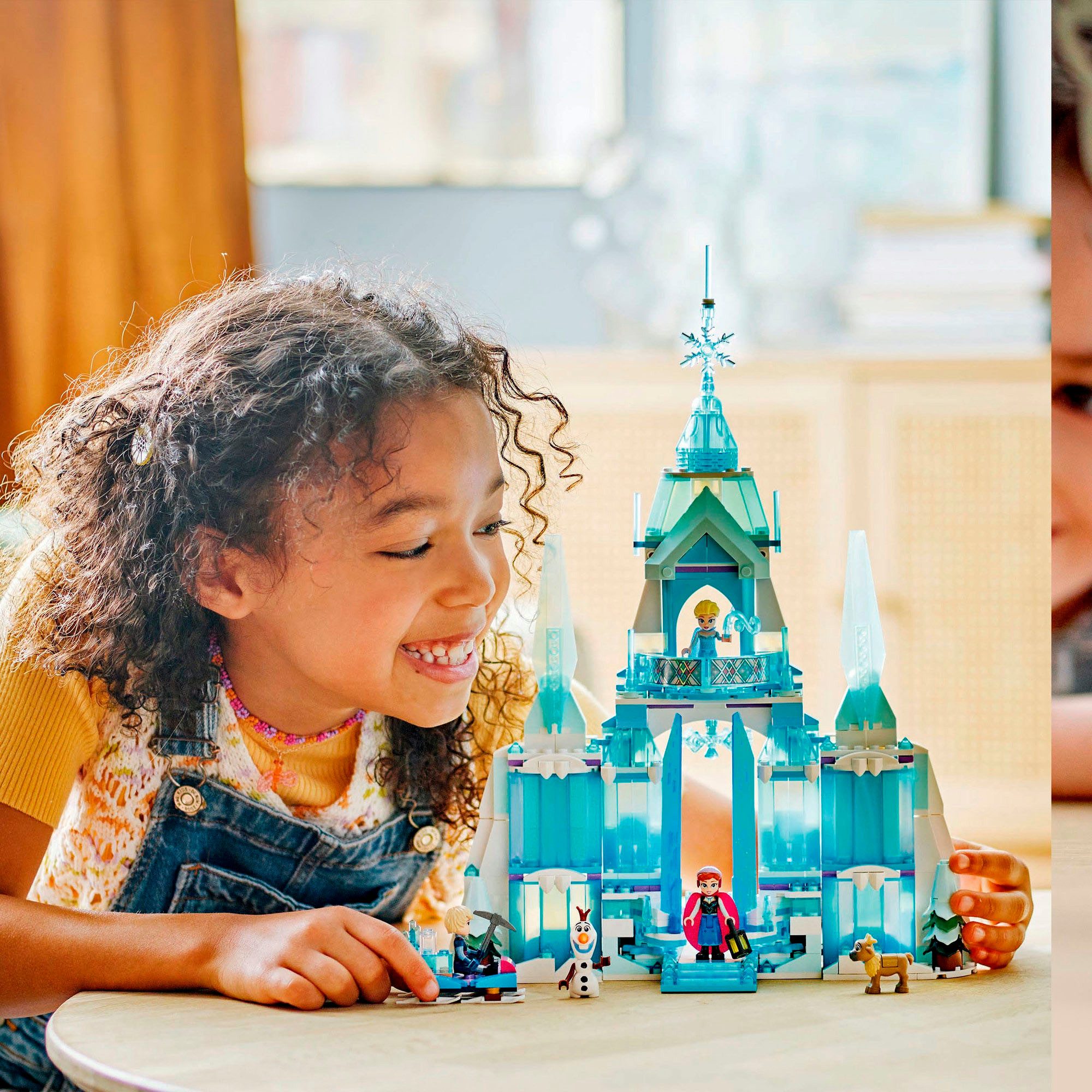LEGO® Elsas Winterpalast (43244), LEGO Disney Princess Konstruktionsspielst günstig online kaufen