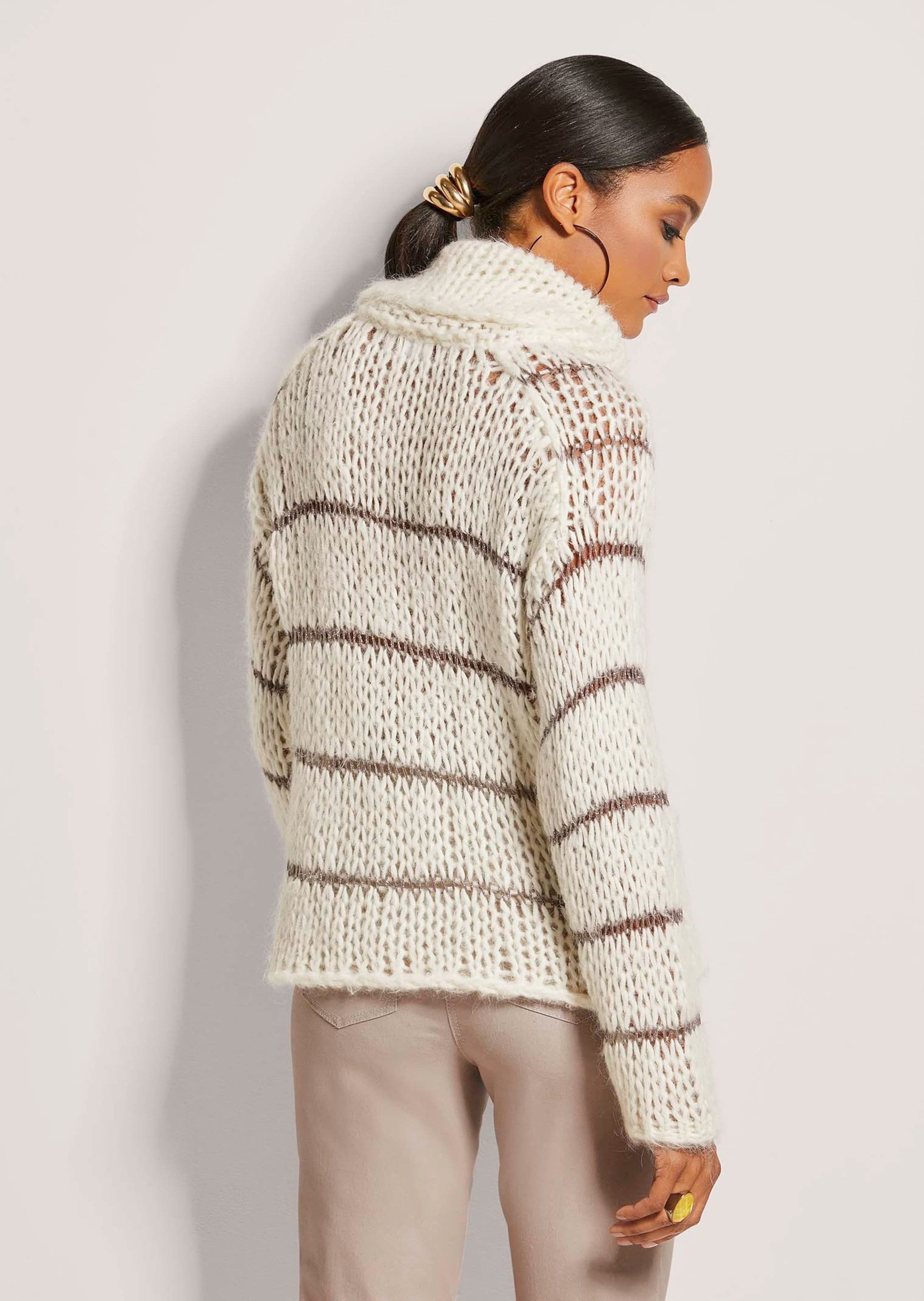 MADELEINE Strickpullover Grobstrick-Oberteil mit Rollkragen Gestreiftes Design mit weitem Rollkragen und langen Ärmeln