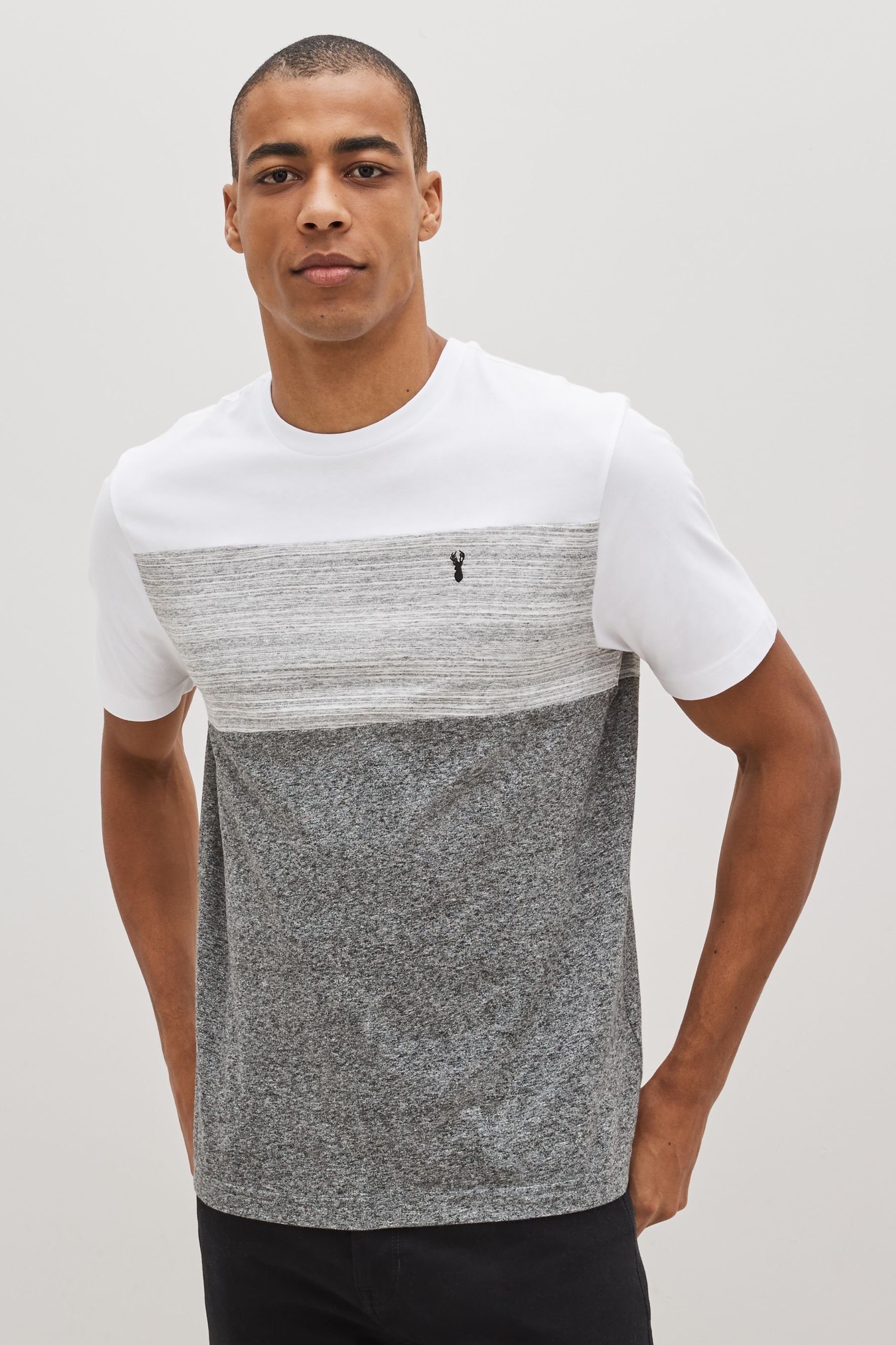 T-Shirt in (1-tlg) Next Grey T-Shirt Blockfarben