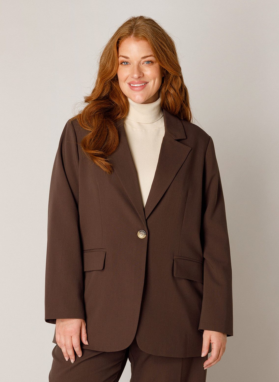 Base Level Curvy Jackenblazer Yelena mit großen Knopf