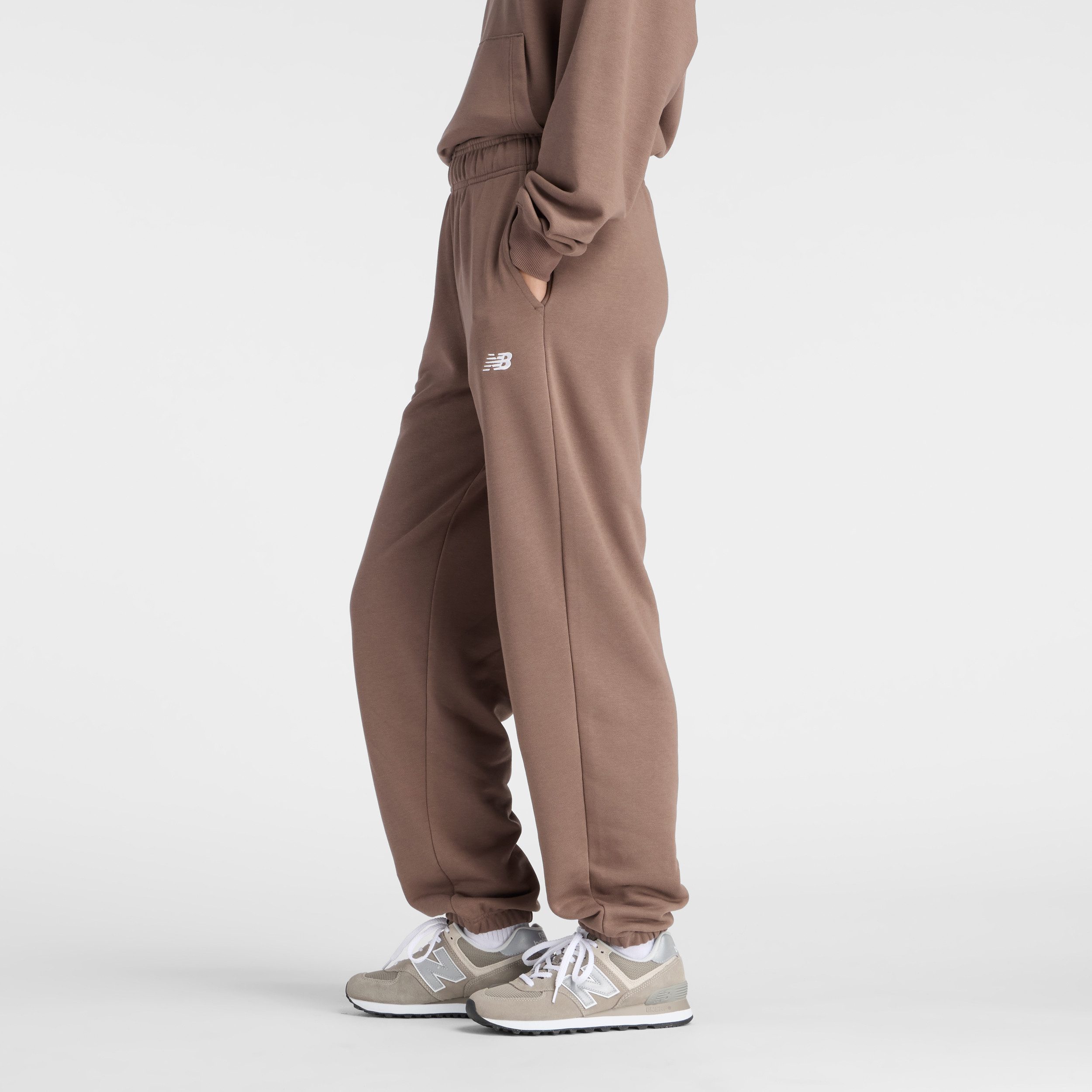 New Balance Jogginghose SPORT ESSENTIALS FRENCH TERRY JOGGER lockere Passform