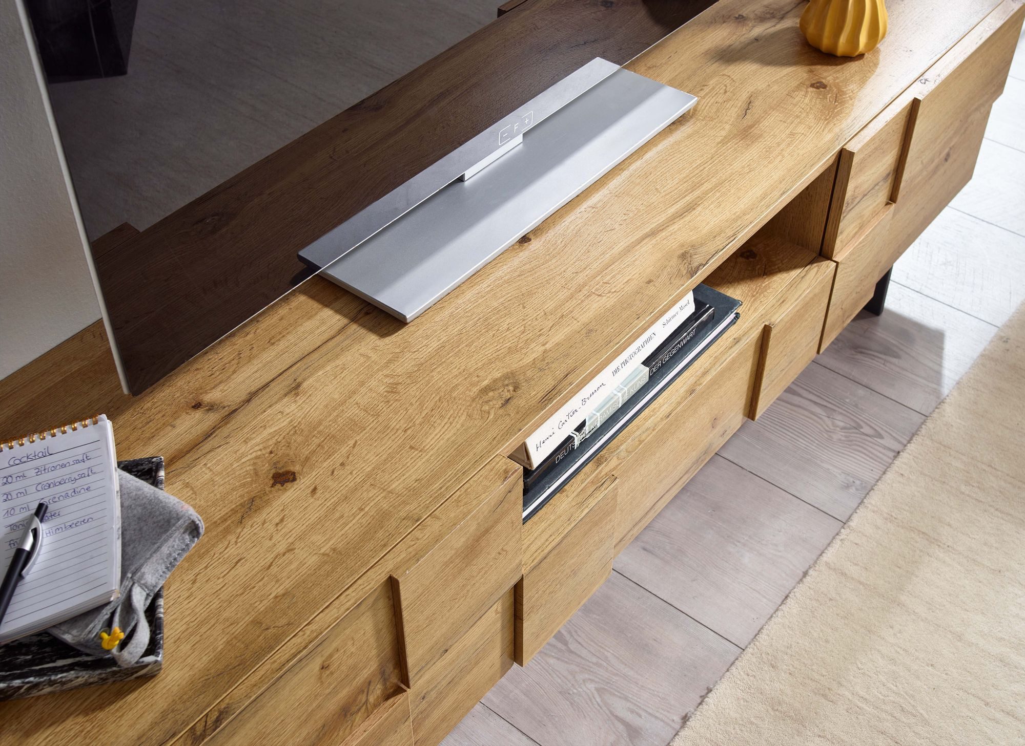 FineBuy Lowboard Holz Eiche-Dekor 160x46x43 cm TV-Kommode mit zwei Türen, Design TV-Schrank Hoch, Fernsehtisch Fernsehschrank Modern, Fernsehkommode Wohnzimmer – Bild 4 von 5