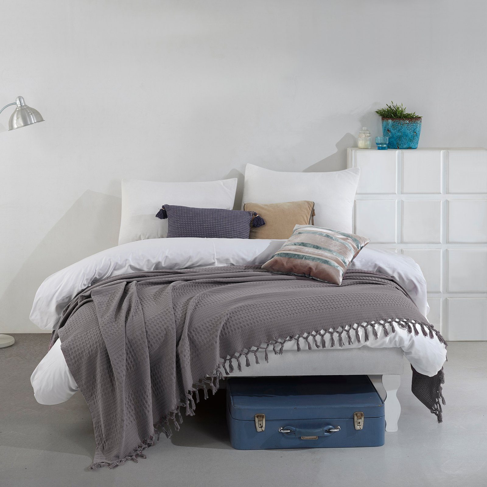 CLASS HOME COLLECTION Bettüberwurf Tagesdecke 220x240 cm Waffeloptik großer Bettüberwurf, Sofa Überwurf, reliefartigen Oberflächenstruktur Pique Muster