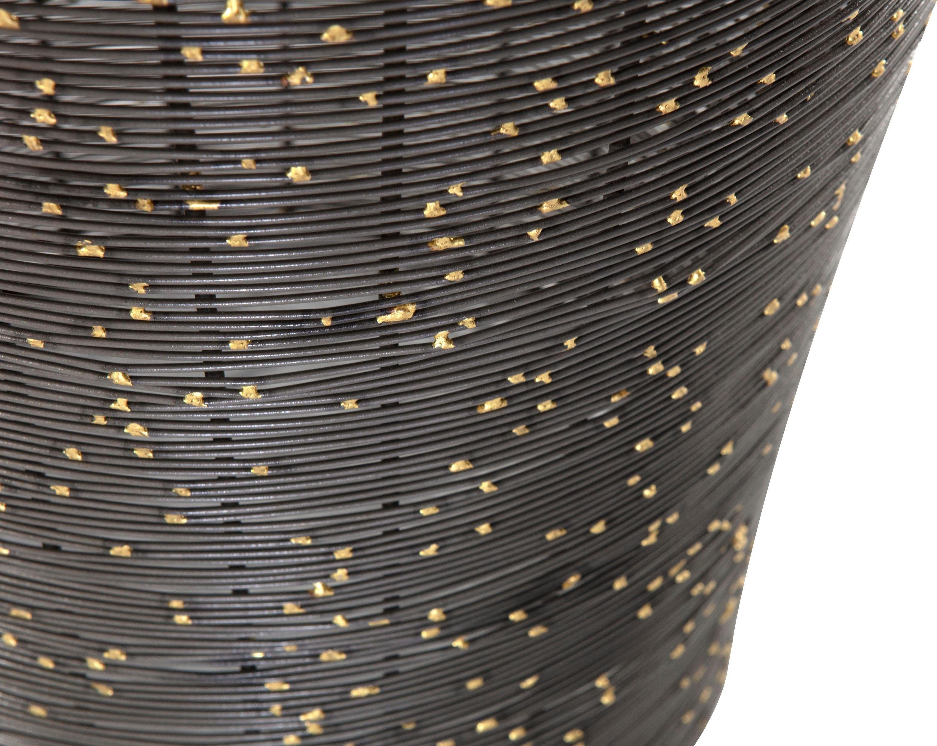 Gutmann Factory Beistelltisch 65759, mit dekorativen goldfarbenen Details
