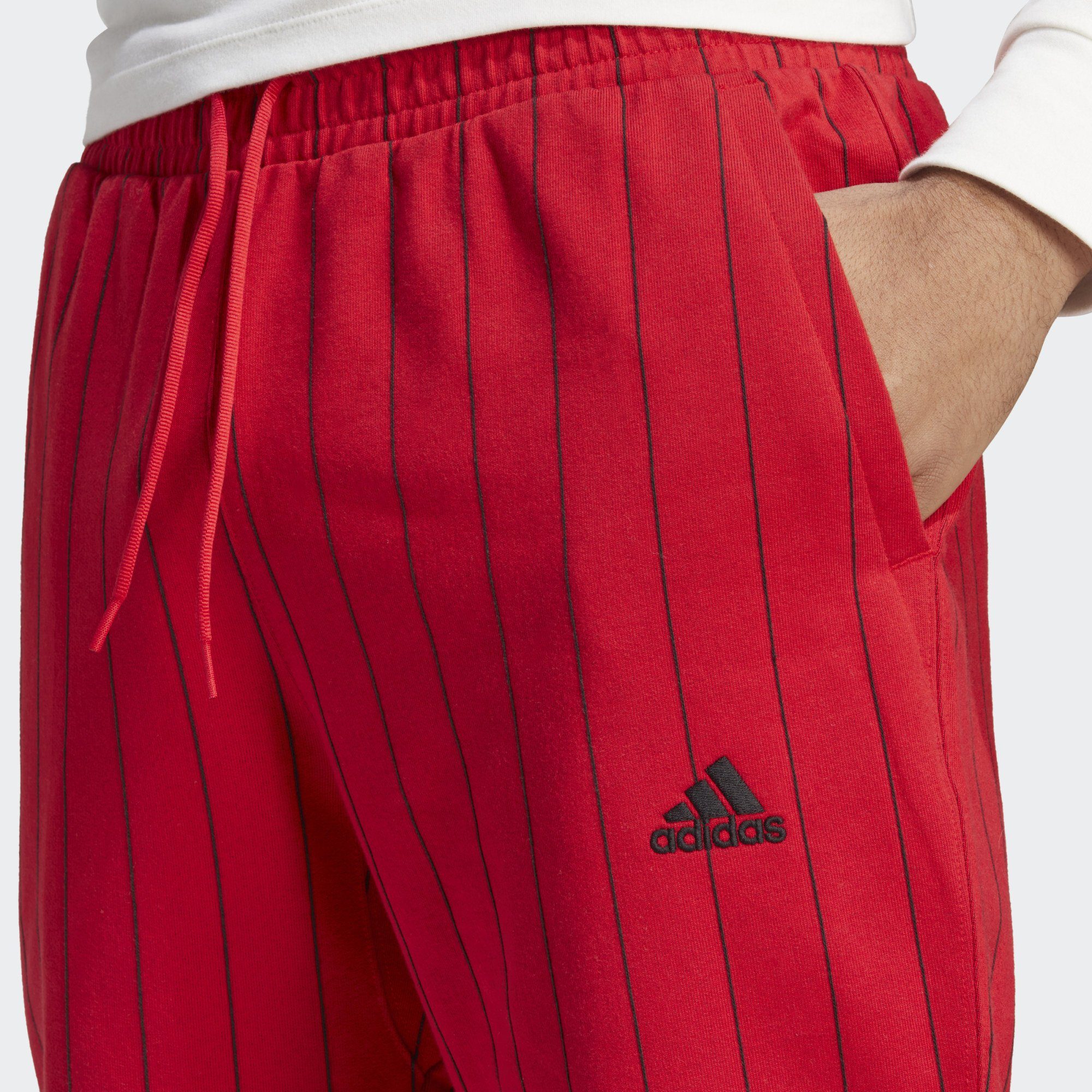 PINSTRIPE Jogginghose adidas FLEECE Better Scarlet Sportswear HOSE