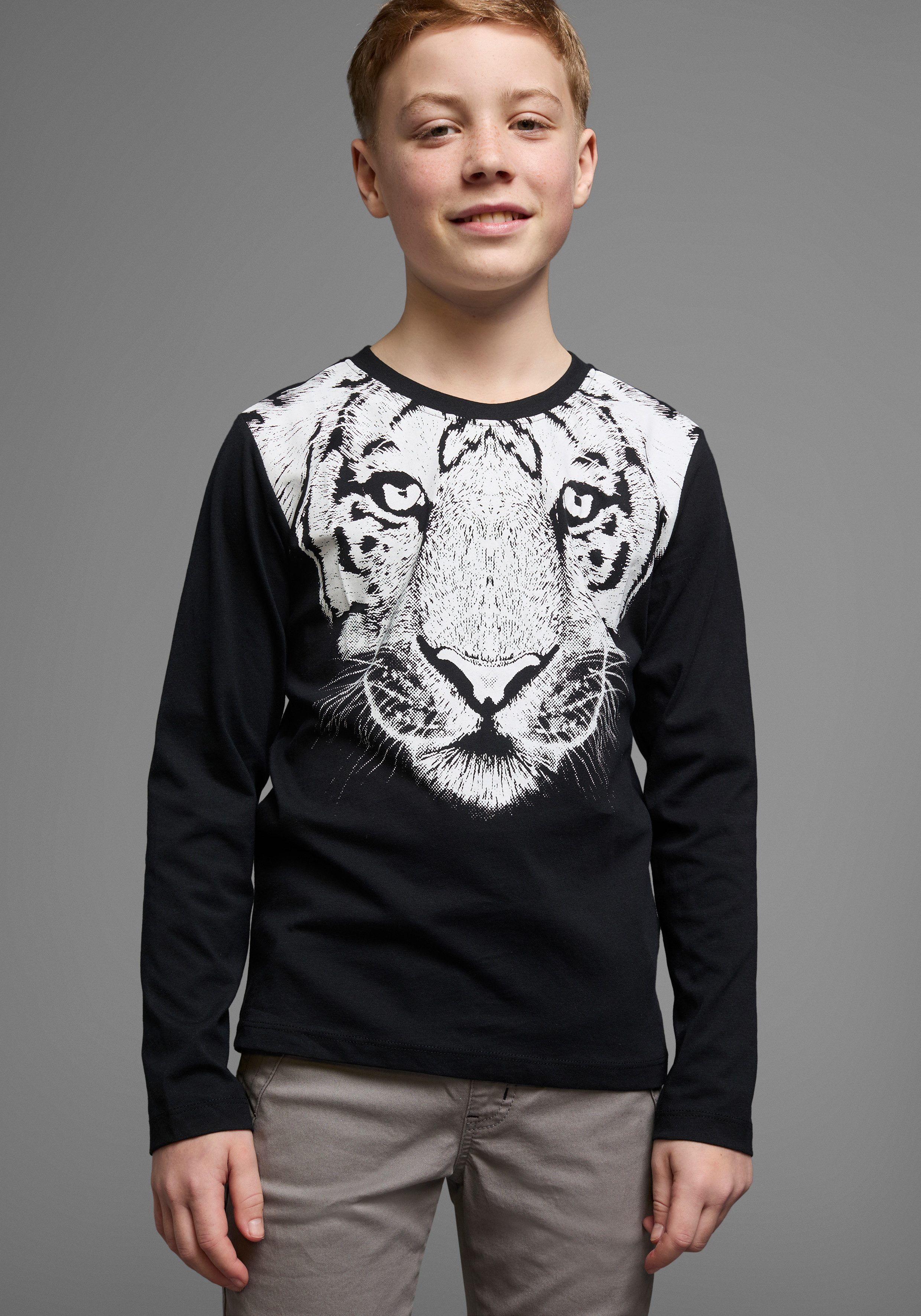 KIDSWORLD Langarmshirt WHITE TIGER Basic Passform, stylischer Druck, Rundhalsausschnitt