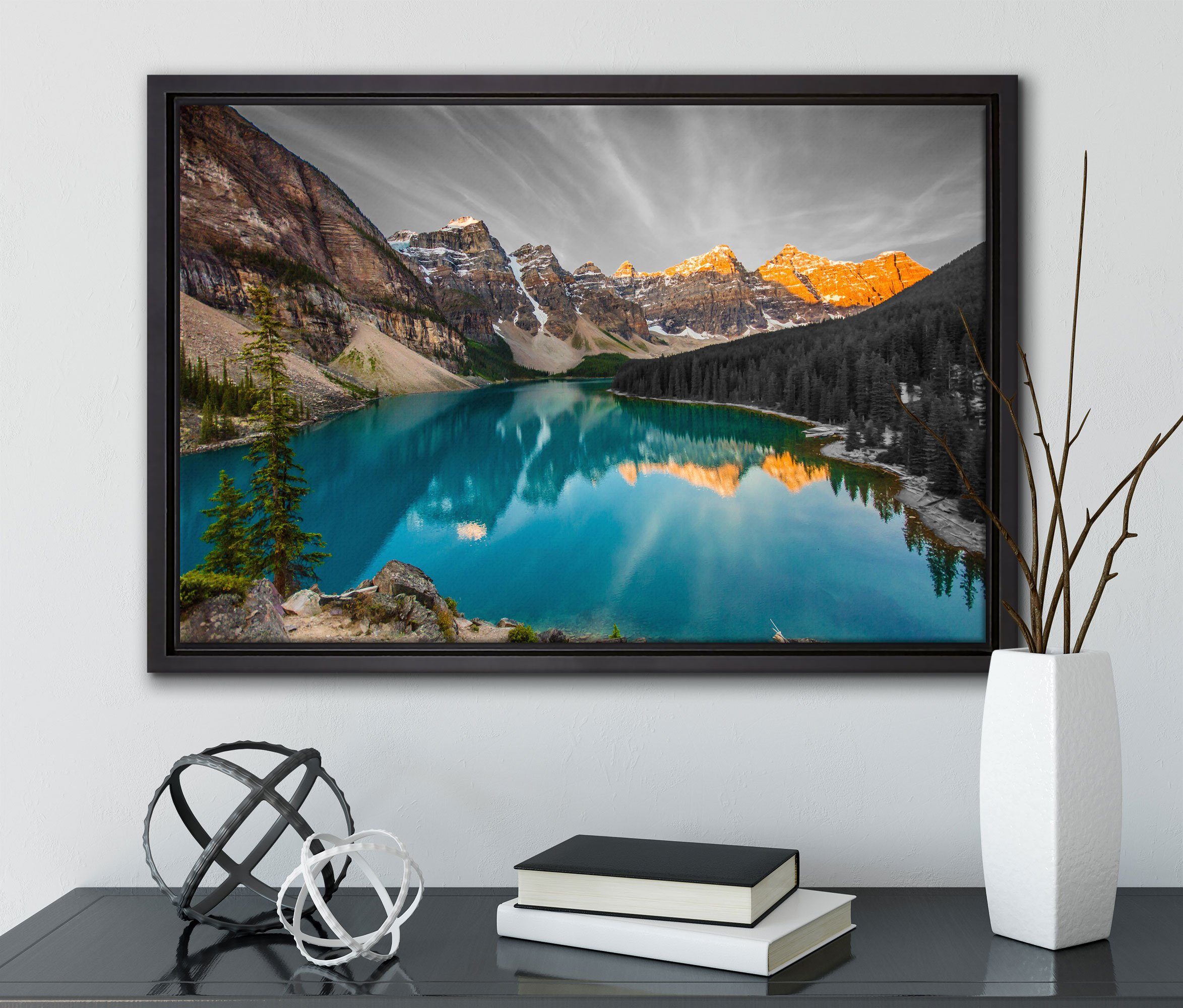 Pixxprint Leinwandbild fertig bespannt, Moraine in einem Lake Schattenfugen-Bilderrahmen (1 Zackenaufhänger Wanddekoration Leinwandbild inkl. in gefasst, St), Canada