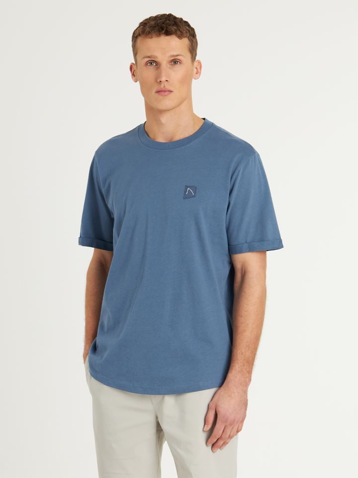 CHASIN' T-Shirt - Streetwear Kurzarm Shirt - stylisches Basic Shirt mit Logopatch