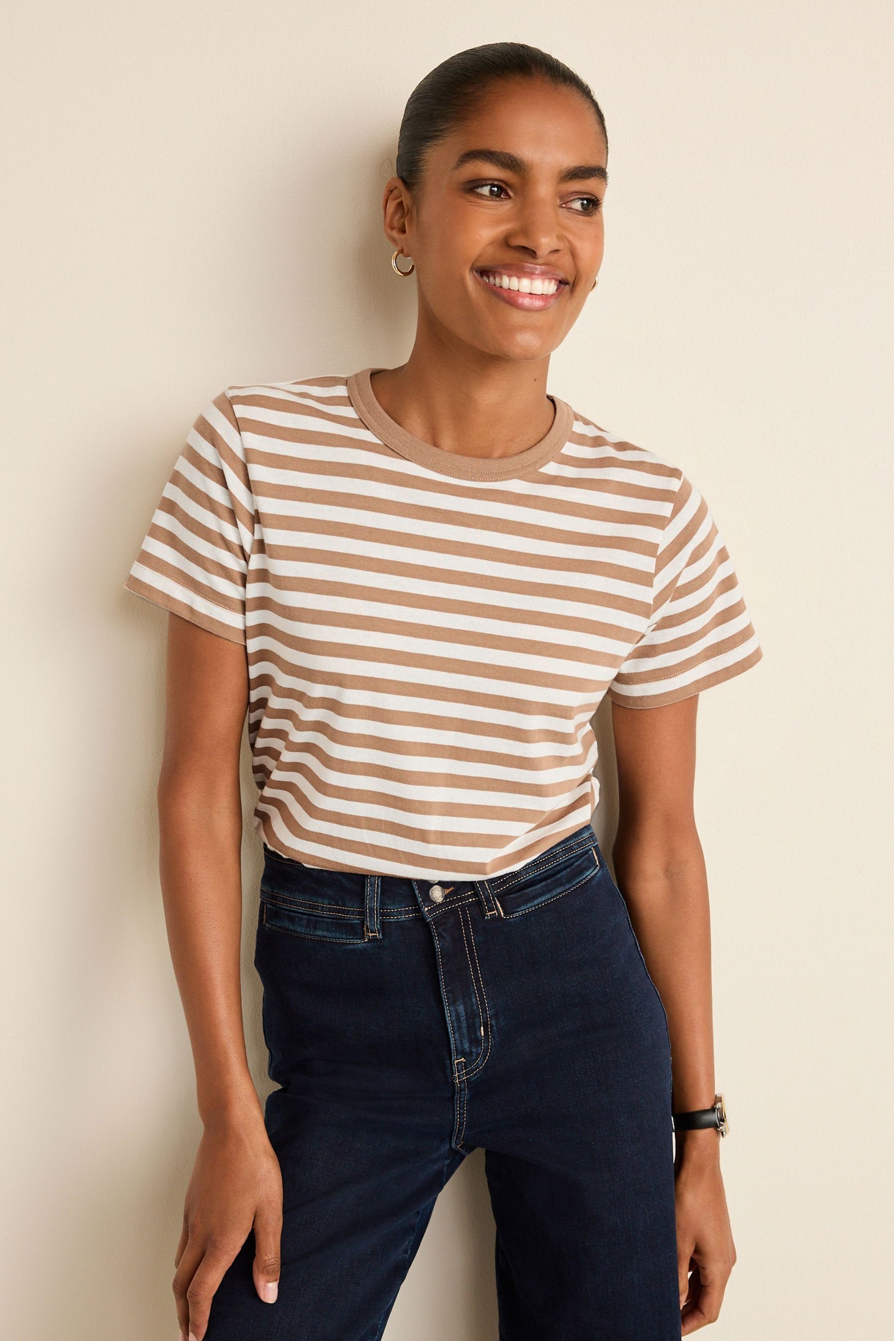 Next T-Shirt Essential Kurzarm-T-Shirt mit Rundhalsausschnitt (1-tlg)